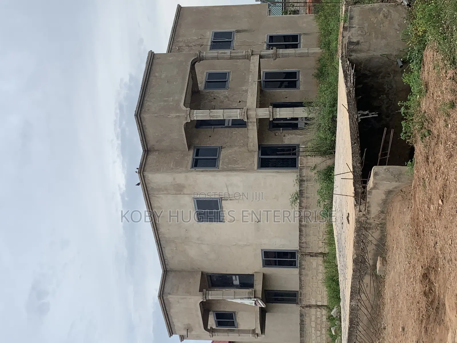 5bdrm House in Adenta for sale in Adenta