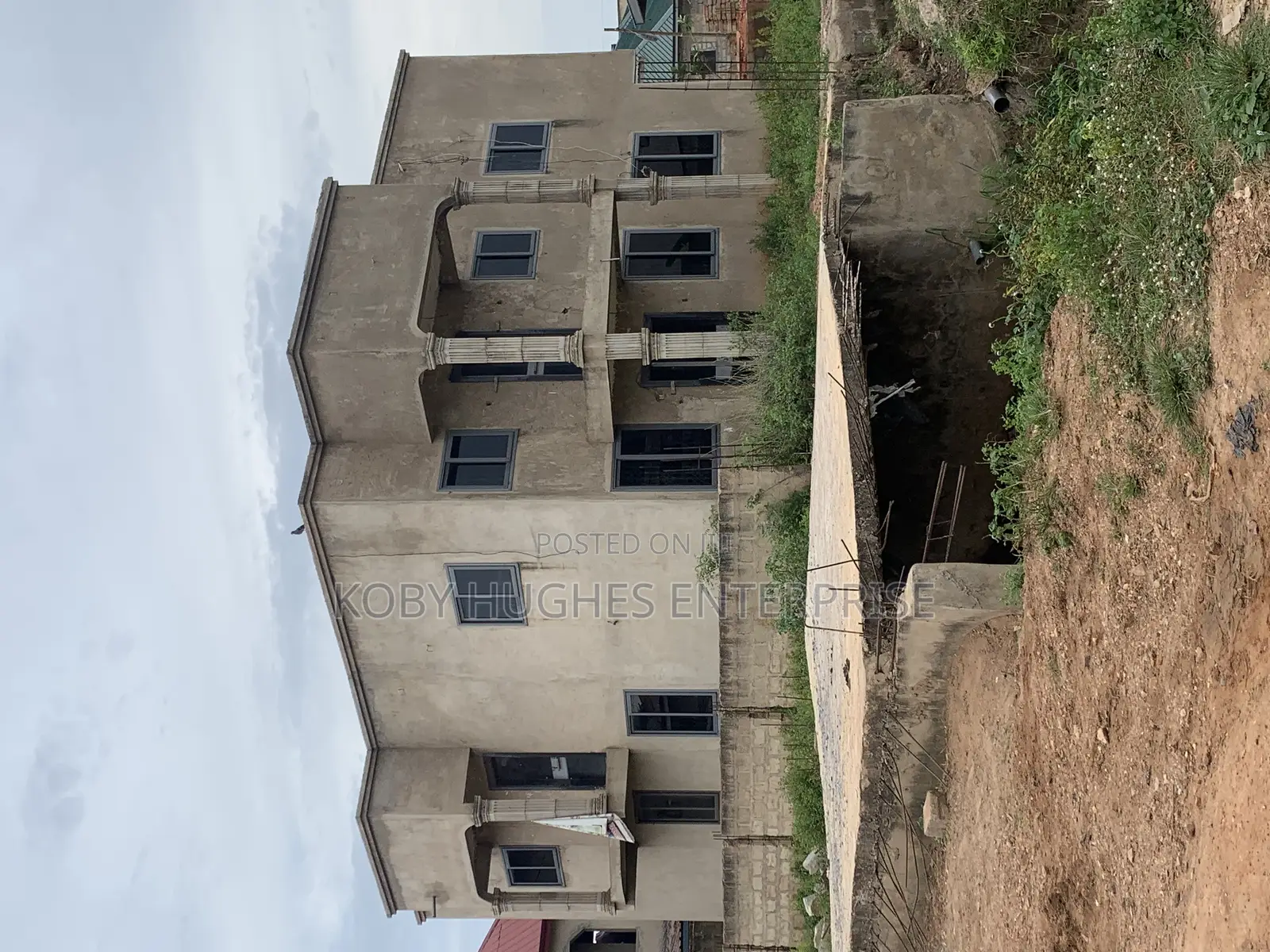 5bdrm House in Adenta for sale in Adenta
