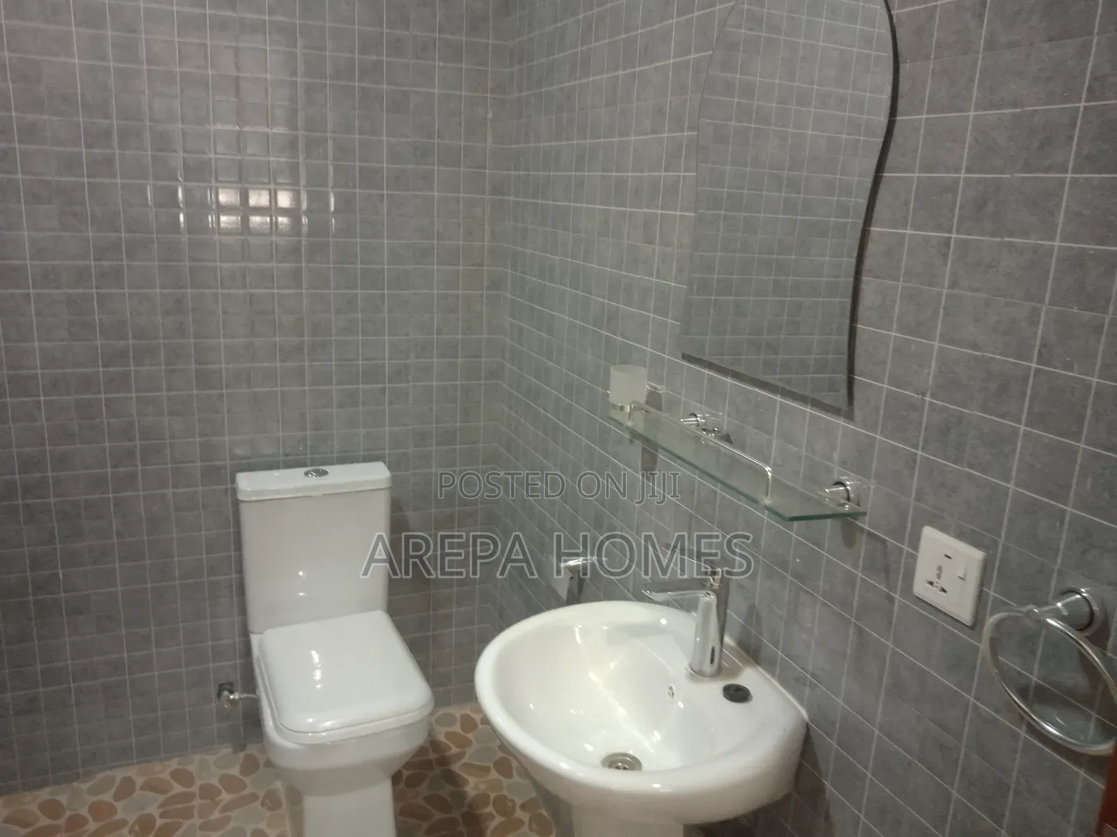 2bdrm Apartment in Arepa Homes, Doku for rent in Doku