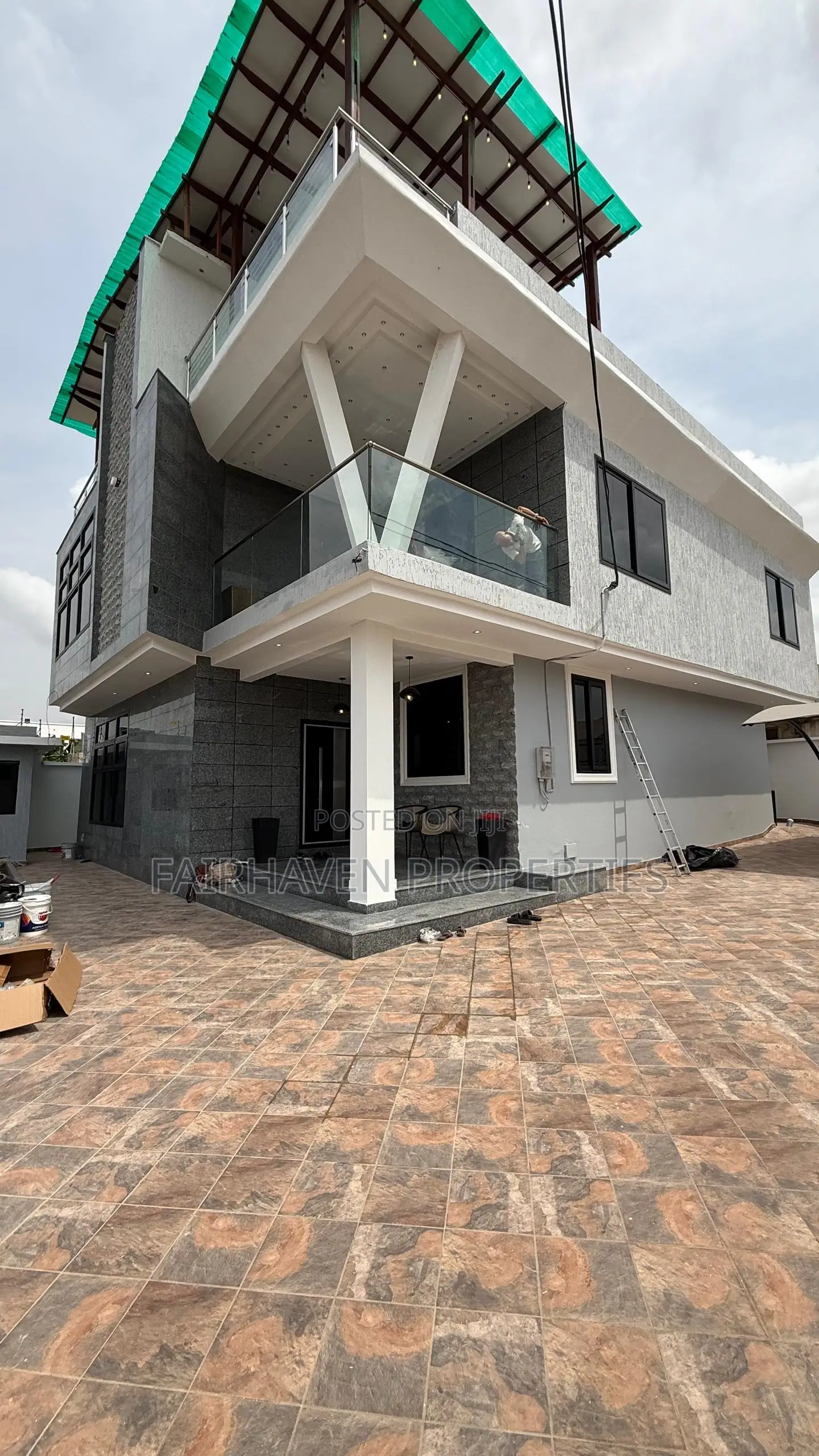 Furnished 4bdrm House in Fairhaven Properties, East Legon for sale in East Legon