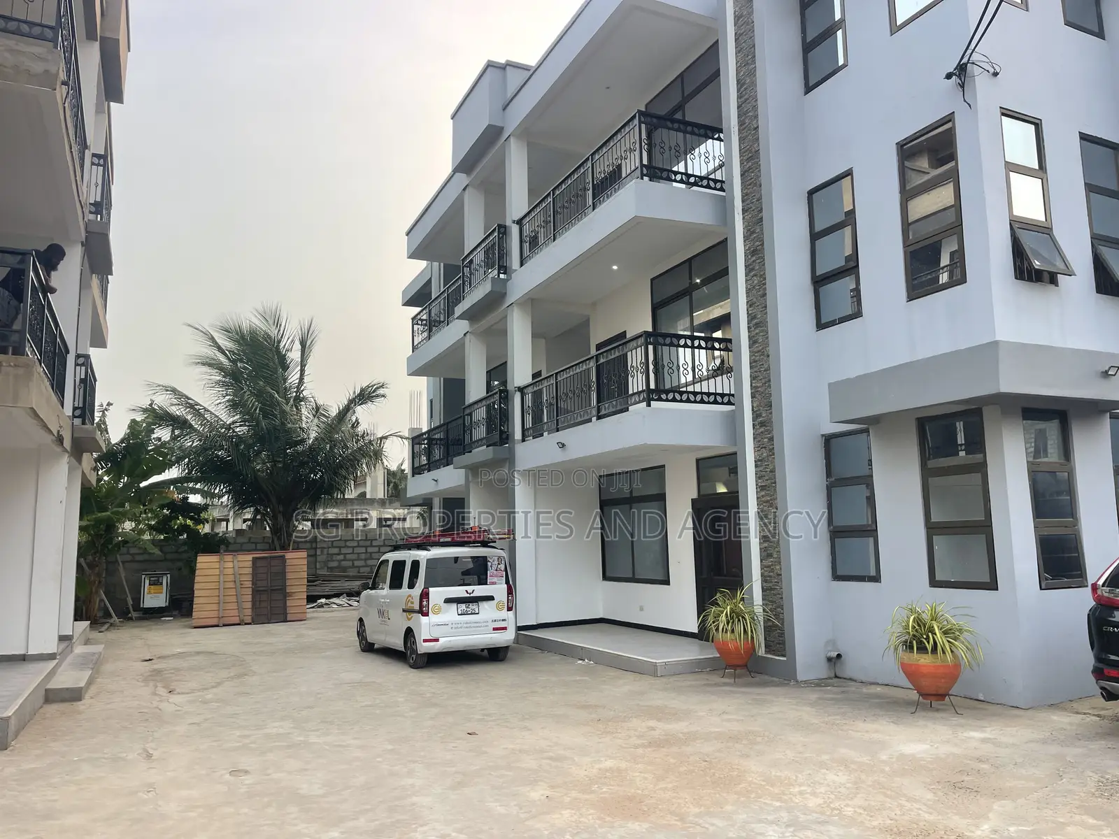 2bdrm Apartment in Lashibi, Sakumono for rent in Sakumono