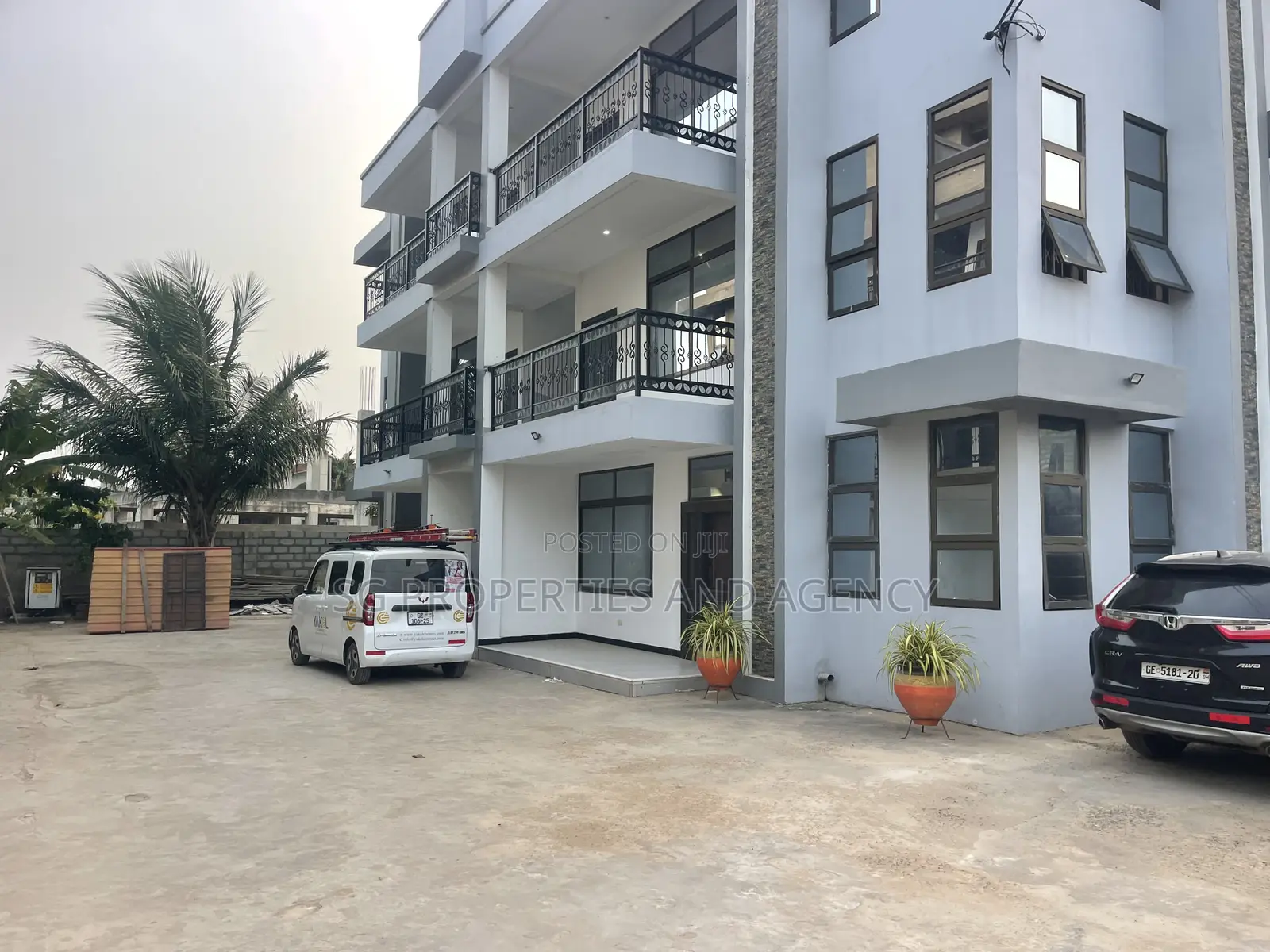 2bdrm Apartment in Lashibi, Sakumono for rent in Sakumono