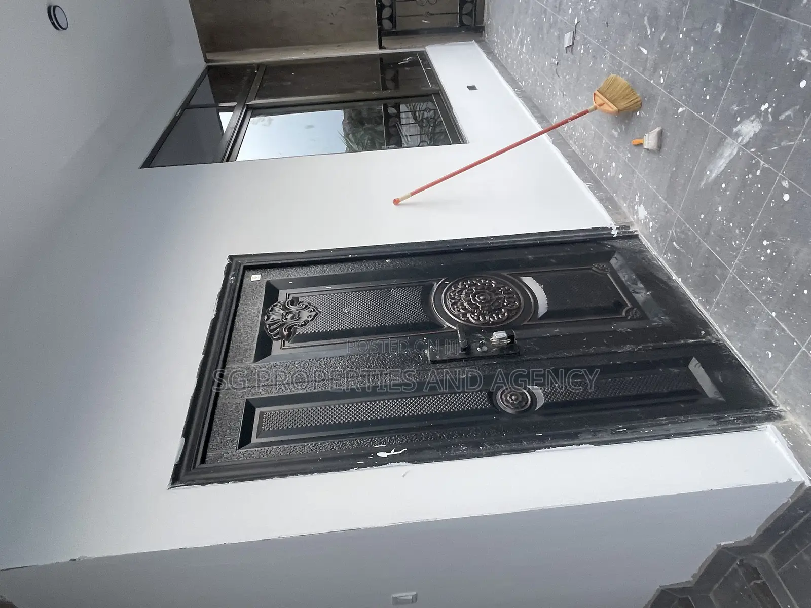 2bdrm Apartment in Lashibi, Sakumono for rent in Sakumono