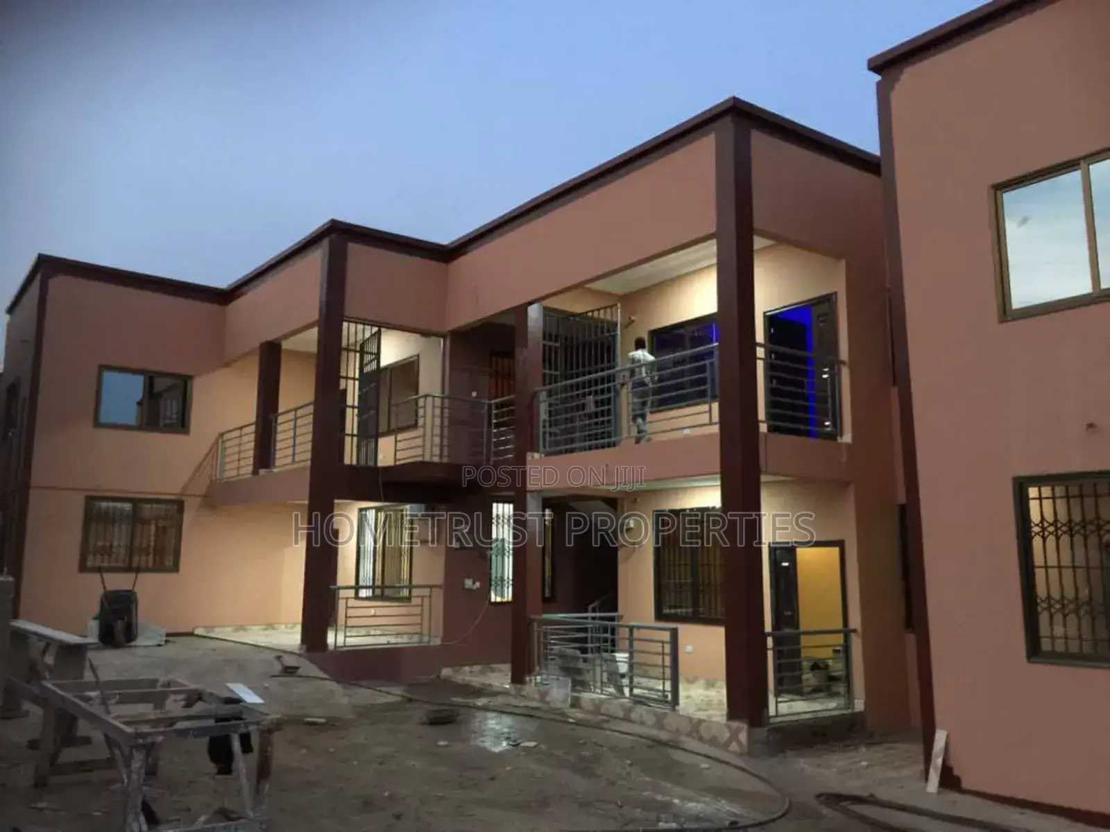 10bdrm Apartment in Kwabenya for sale in Kwabenya