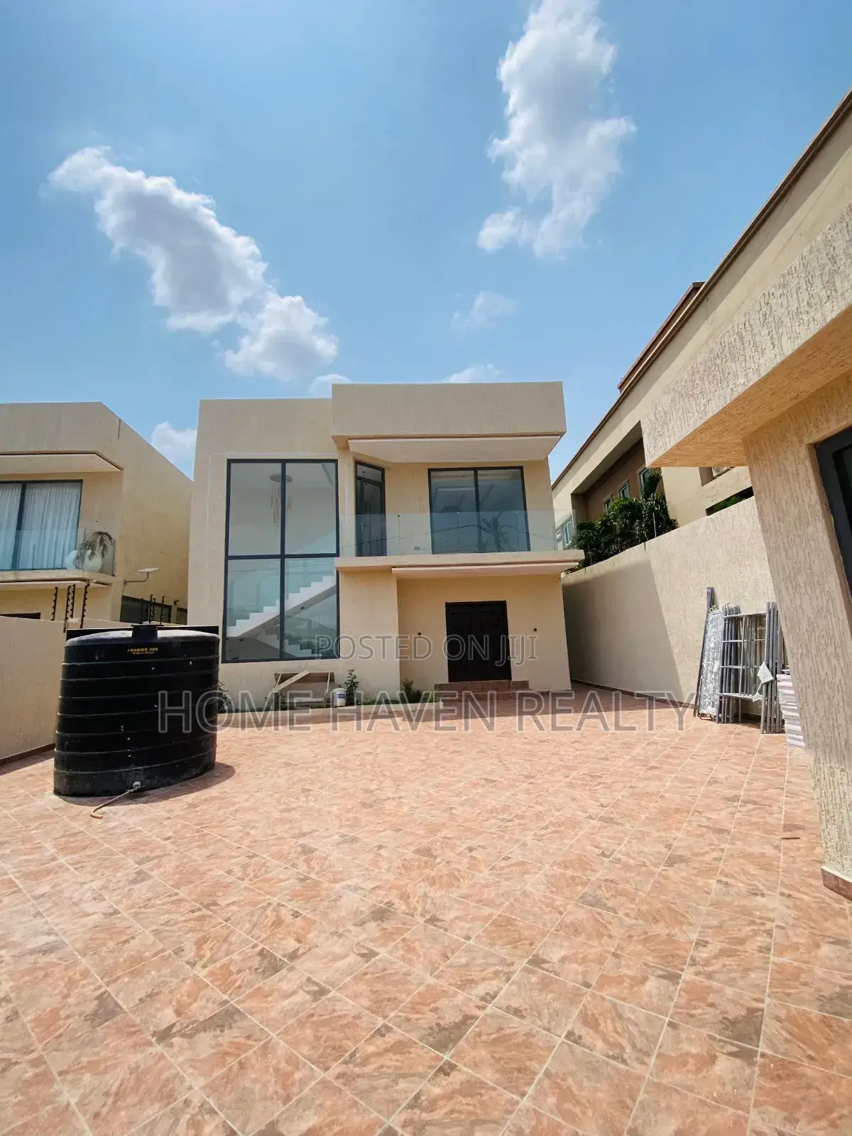 4bdrm House in East Legon Ogbojo, American House for sale in American House