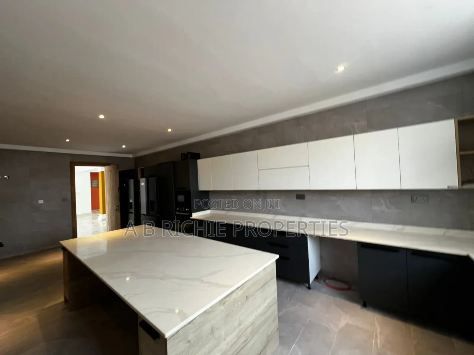 6bdrm Mansion in Ab Richie Properties, Police Station for rent in Police Station