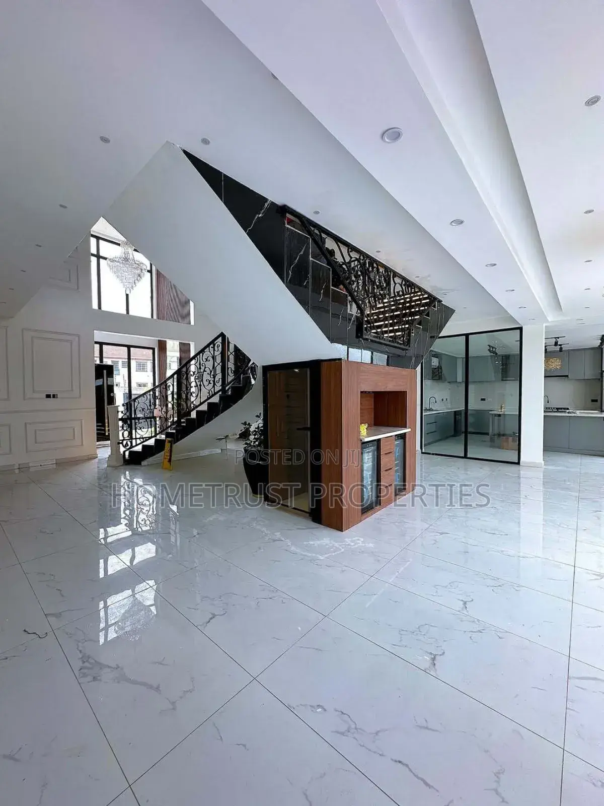6bdrm Mansion in East Legon Trassaco, Boundary Road Area for sale in Boundary Road Area
