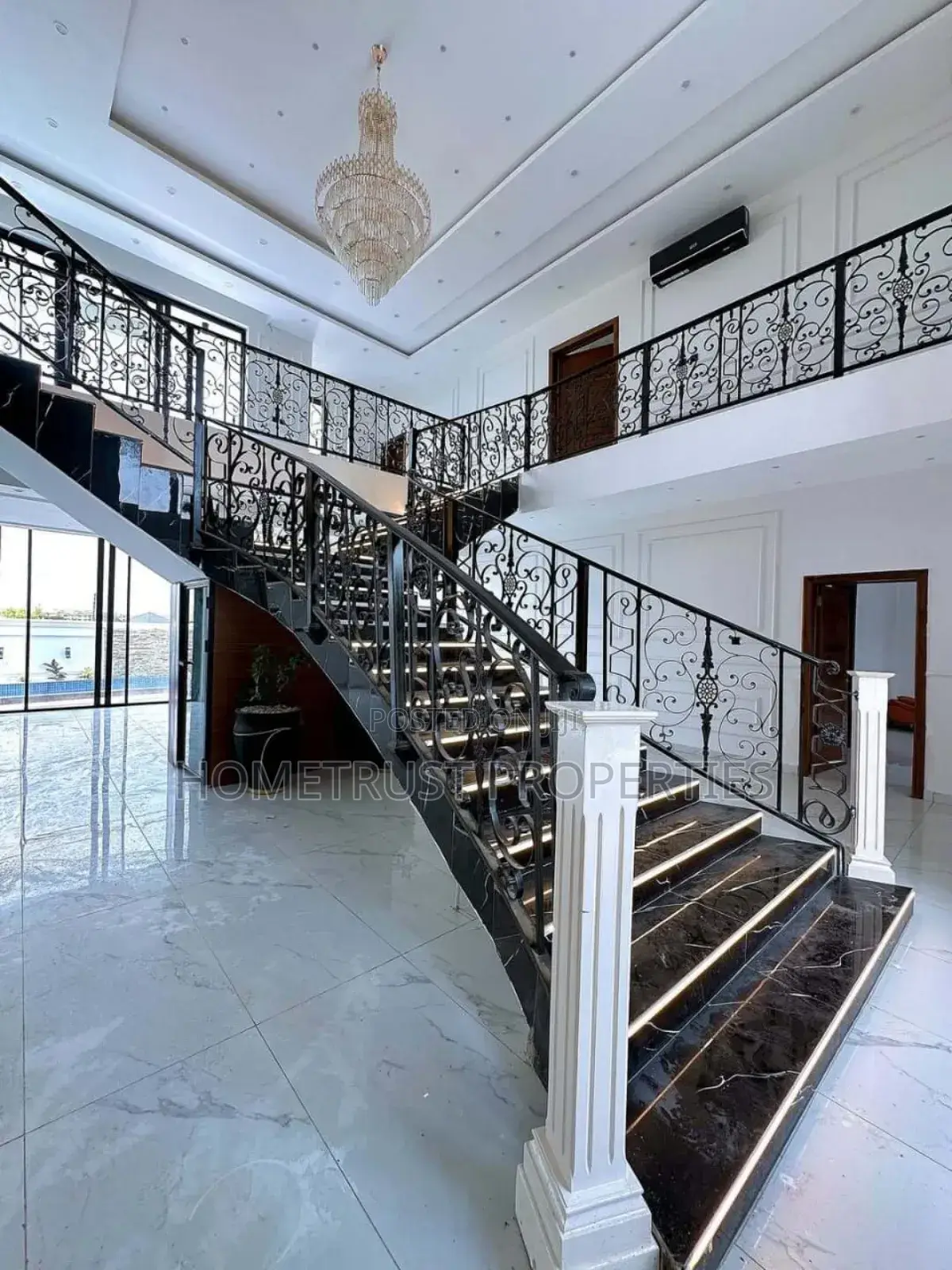 6bdrm Mansion in East Legon Trassaco, Boundary Road Area for sale in Boundary Road Area