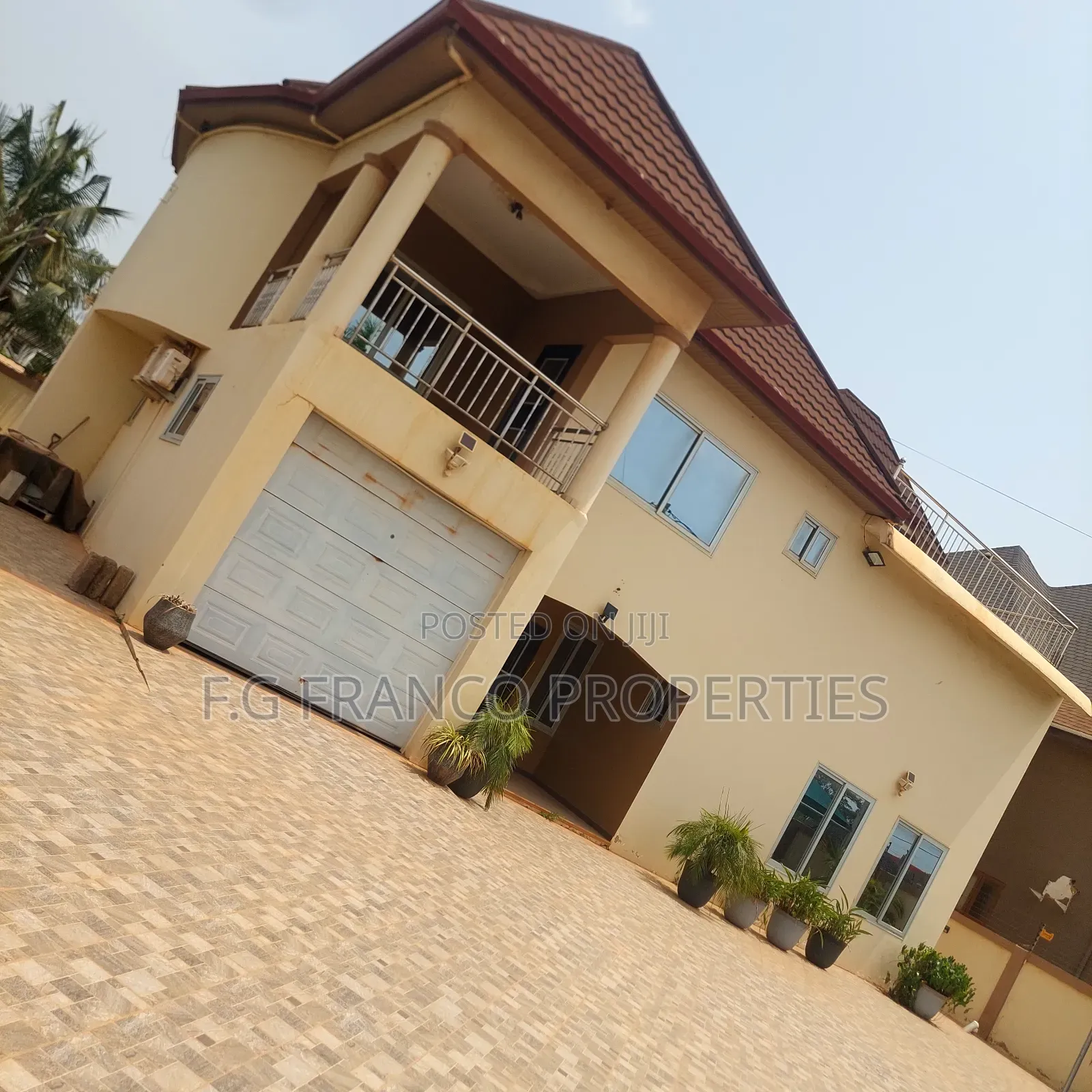 5bdrm House in Kg Franco Properties, Spintex for sale in Spintex