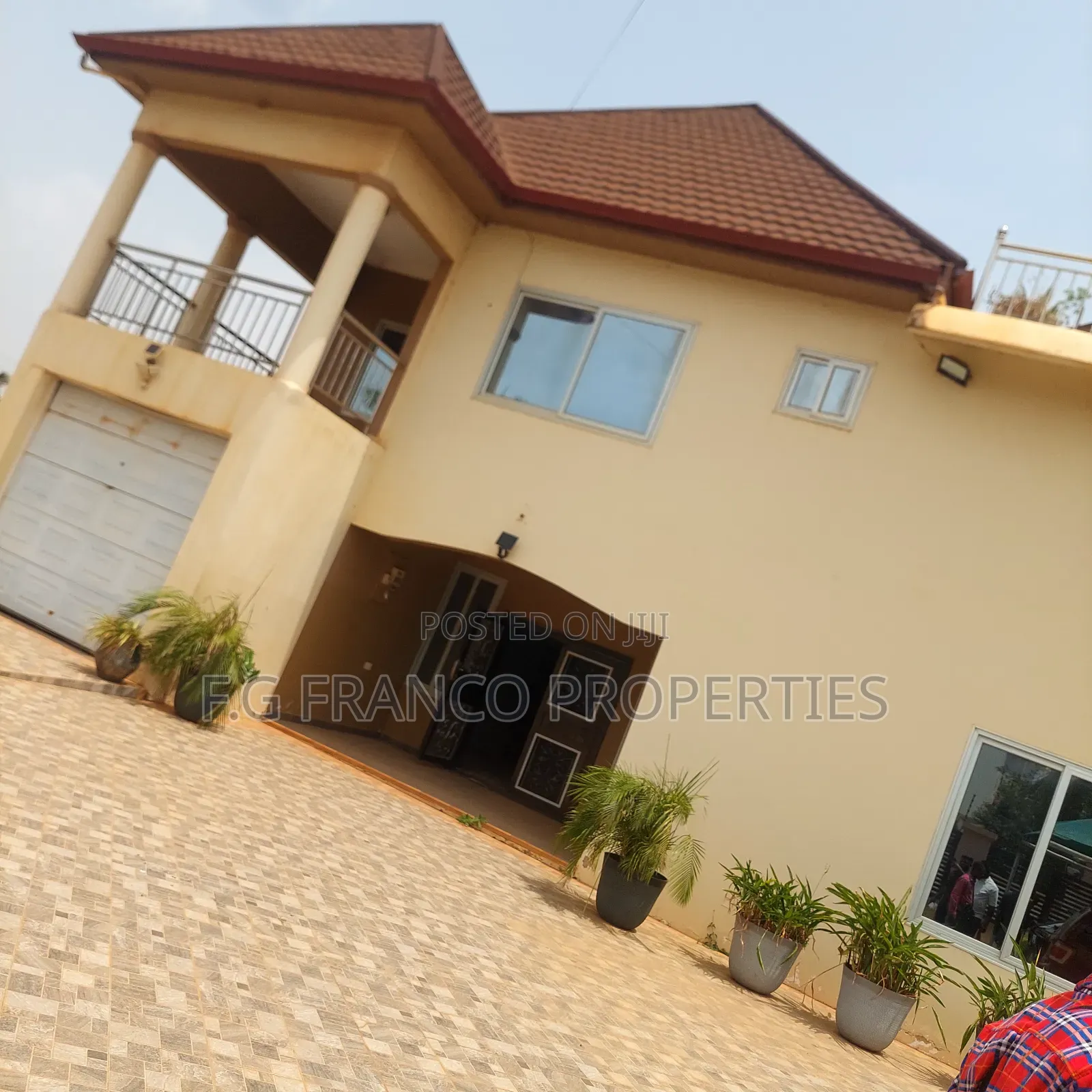 5bdrm House in Kg Franco Properties, Spintex for sale in Spintex