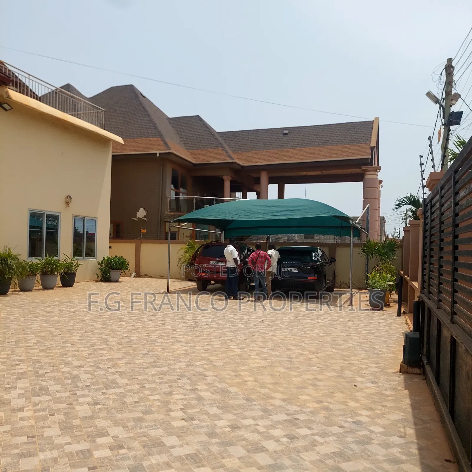 5bdrm House in Kg Franco Properties, Spintex for sale in Spintex