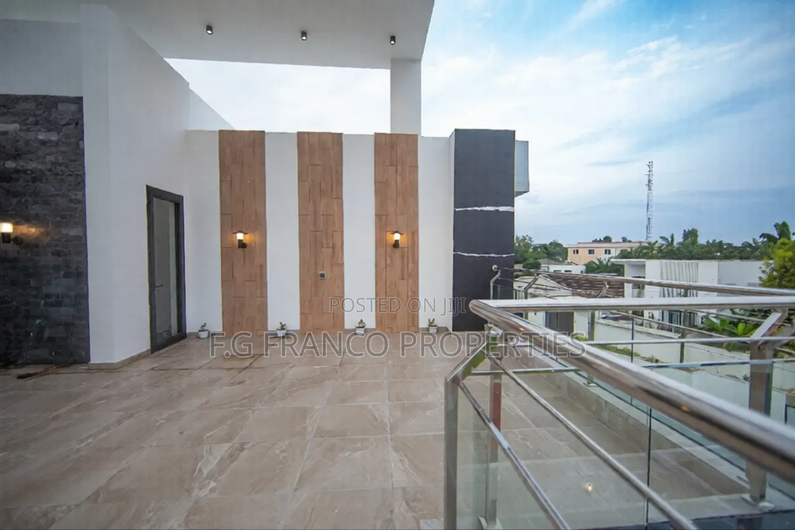 5bdrm House in Kg Franco Properties, Spintex for sale in Spintex