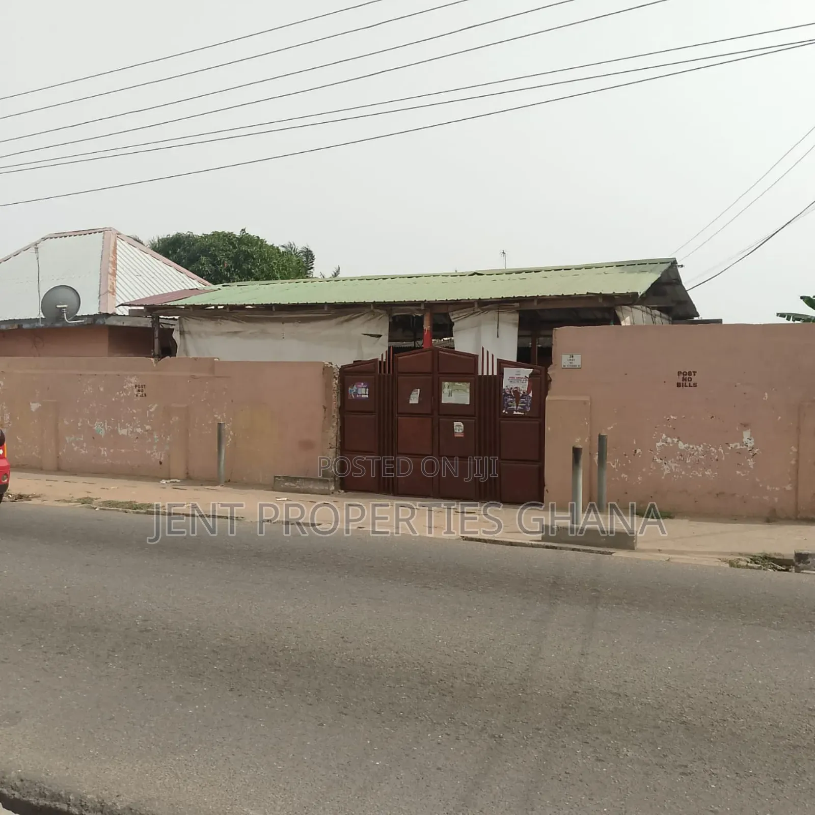 0.13 Acre of Land With Old Structure on It for Sale at Osu in Accra Metropolitan