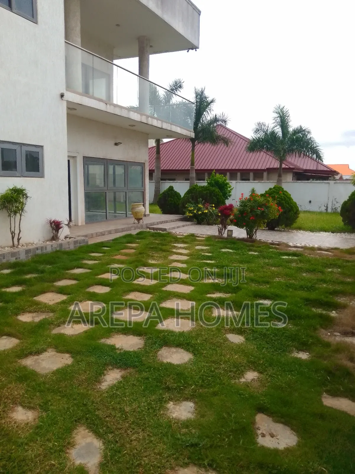 4bdrm Mansion in Arepa Homes, School Junction for sale in School Junction
