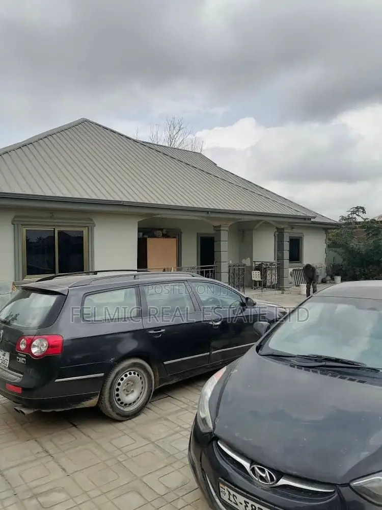 5bdrm House in Felmic Real Estate, Amasaman for sale in Amasaman