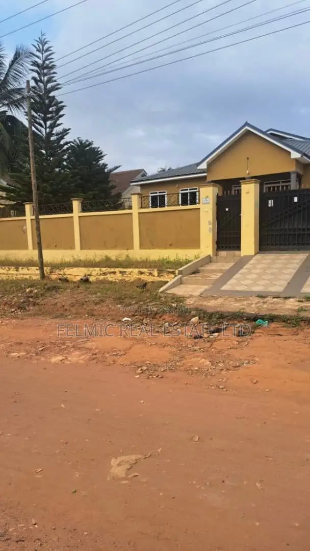 4bdrm House in Felmic Real Estate, Accra Metropolitan for sale in Accra Metropolitan