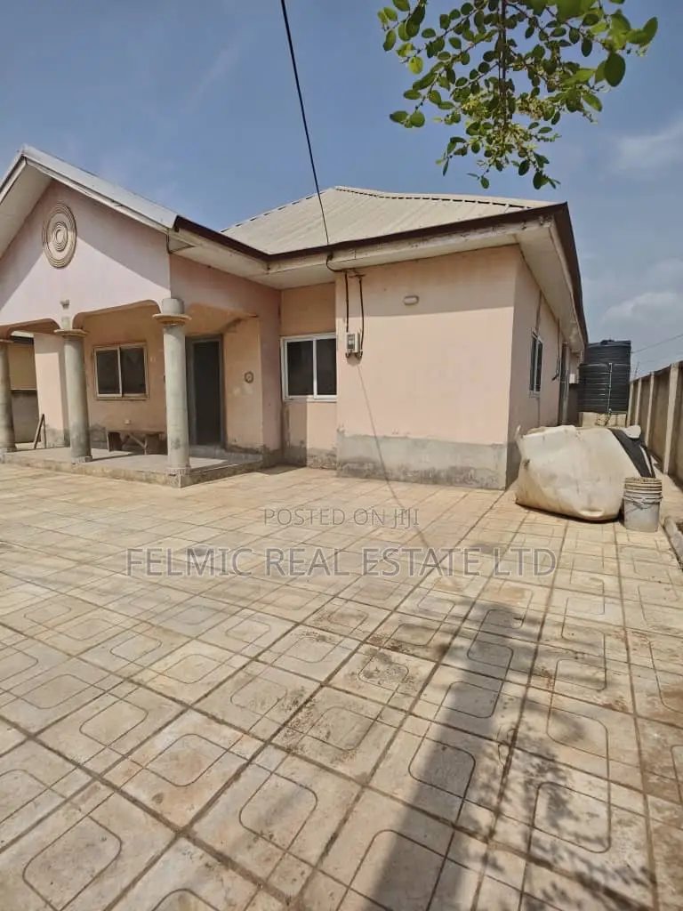 3bdrm House in Felmic Real Estate, Community 25 for sale in Community 25