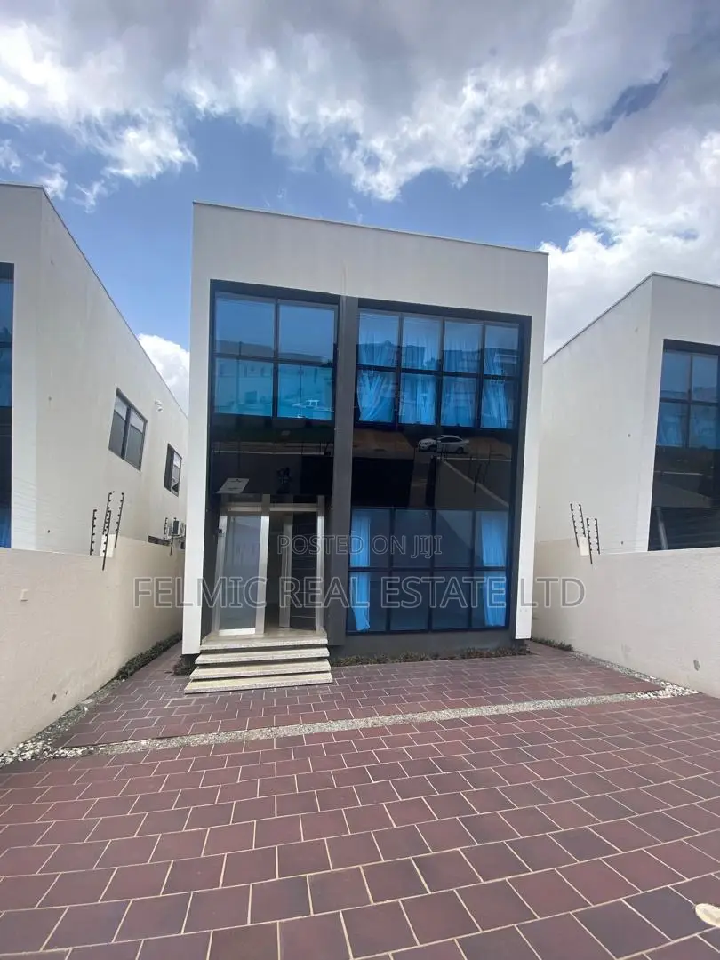 4bdrm Duplex in Felmic Real Estate, A&C Mall Area for rent in A&C Mall Area