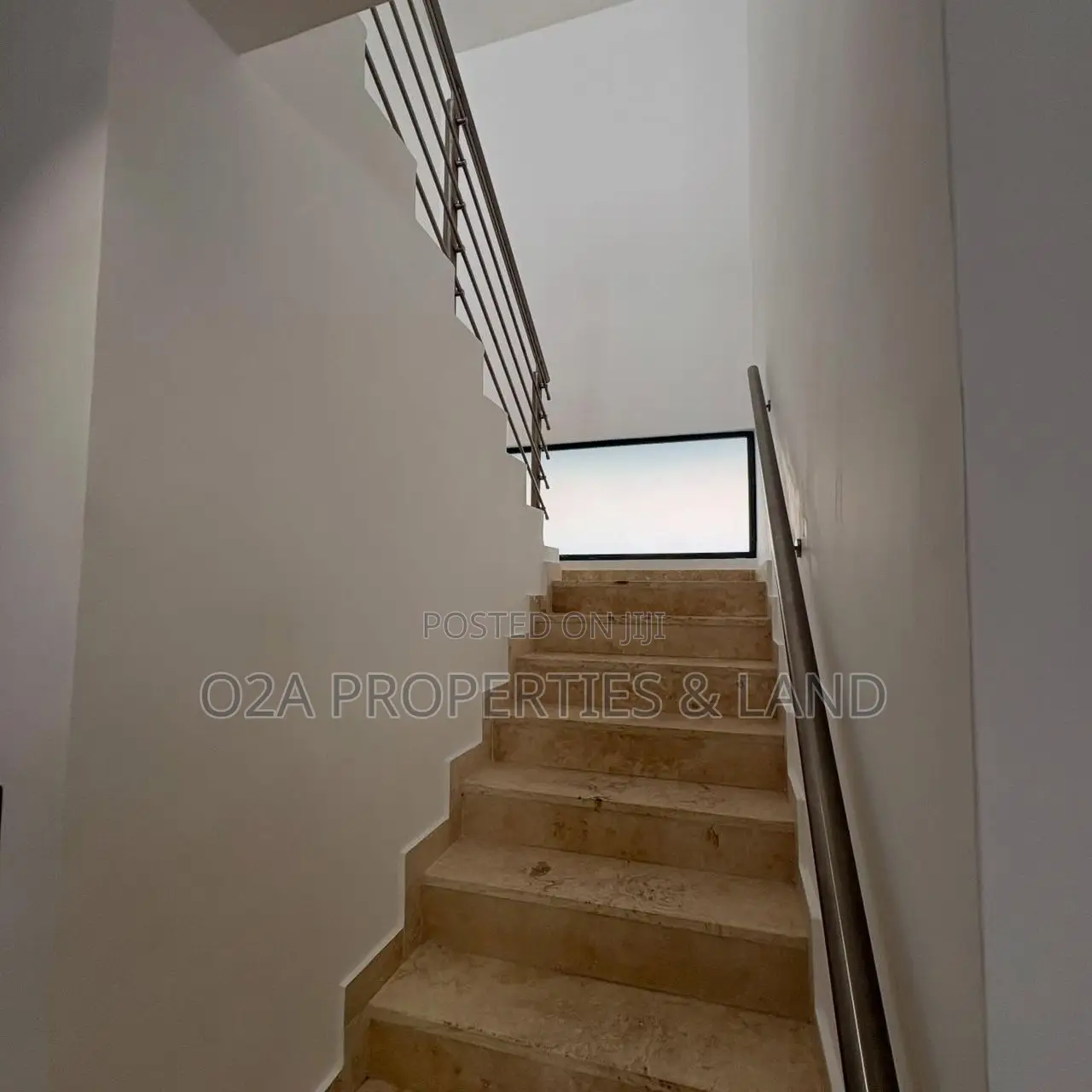 3bdrm Townhouse / Terrace in Cantonments, Acquinas for rent in Acquinas