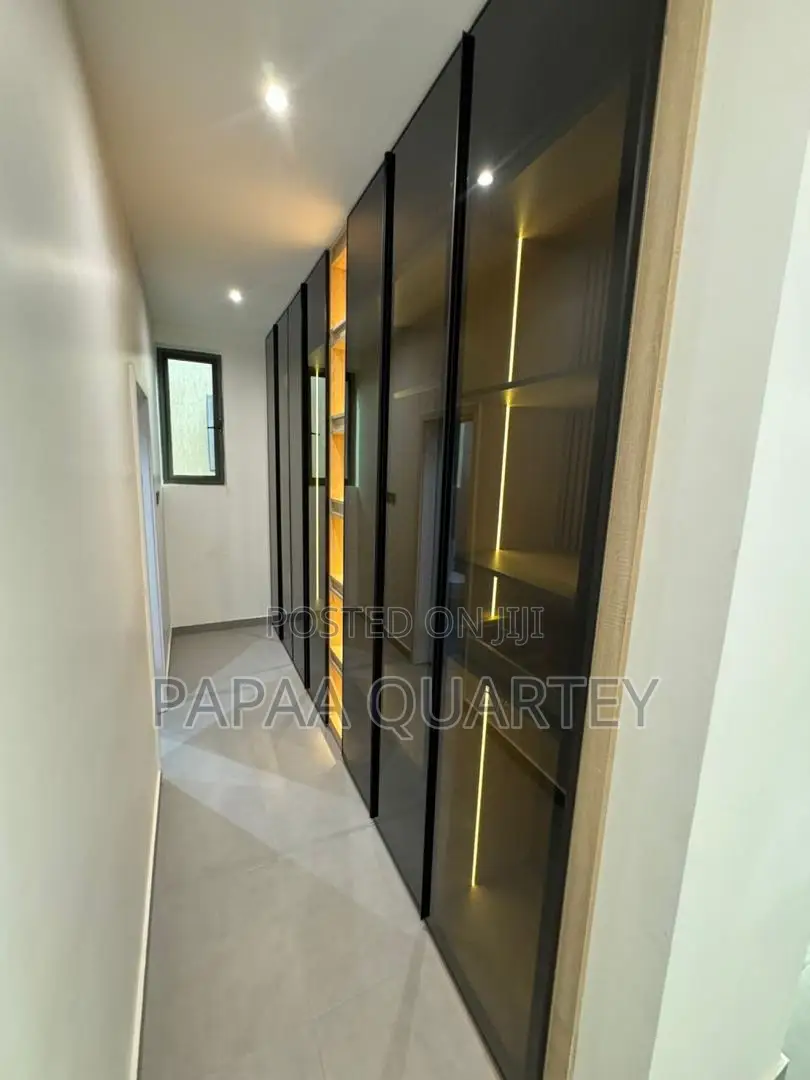Furnished 5bdrm Villa in Airport Residential Area for sale in Airport Residential Area