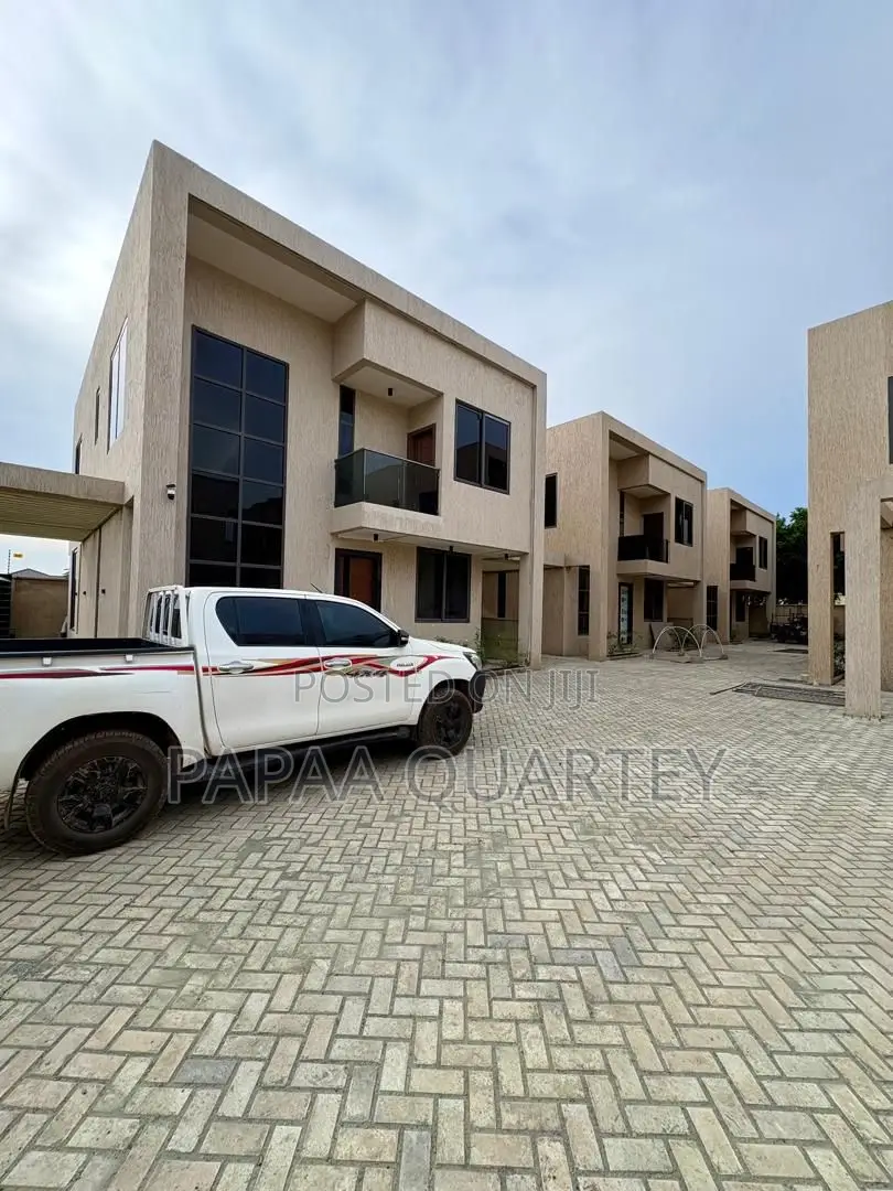 Furnished 5bdrm Villa in Airport Residential Area for sale in Airport Residential Area