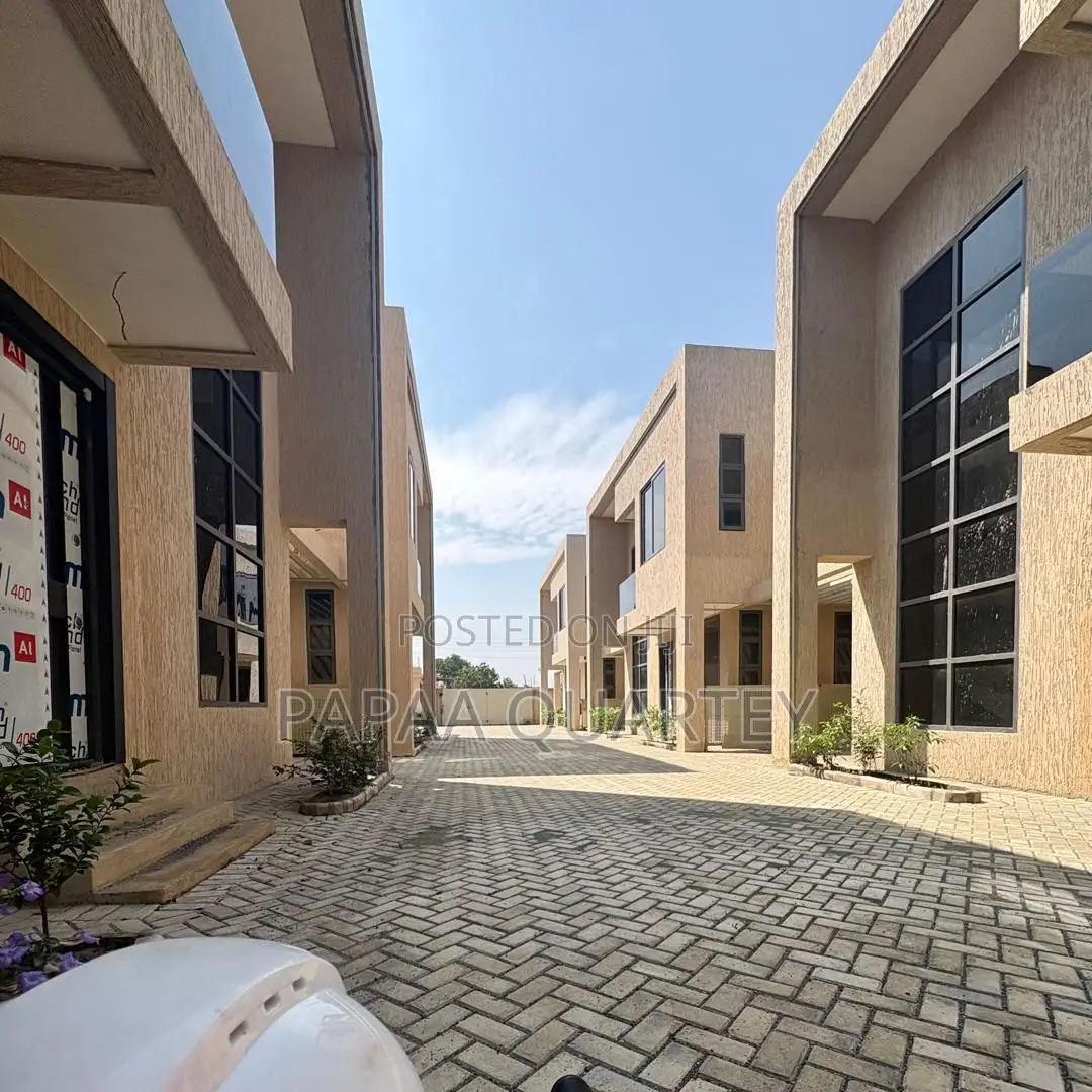 Furnished 5bdrm Villa in Airport Residential Area for sale in Airport Residential Area