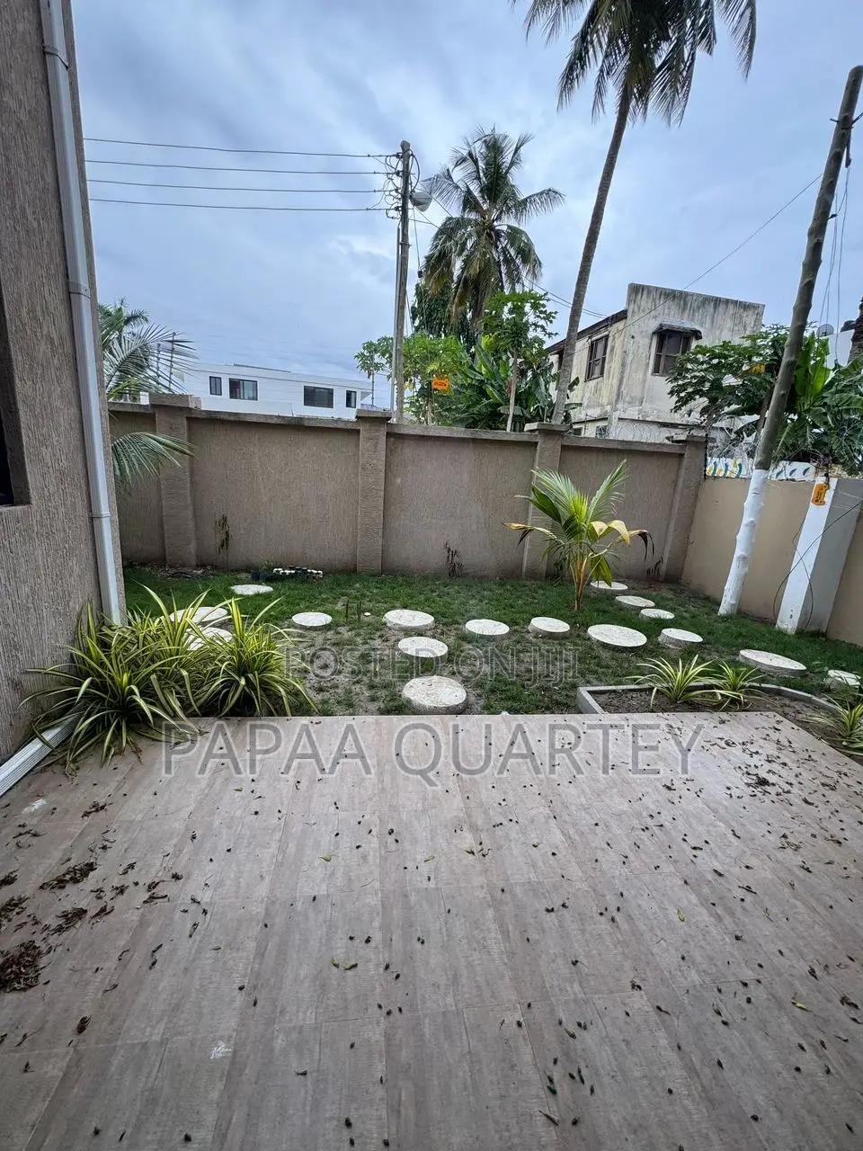 Furnished 4bdrm Townhouse/Terrace in Labone for sale in Labone