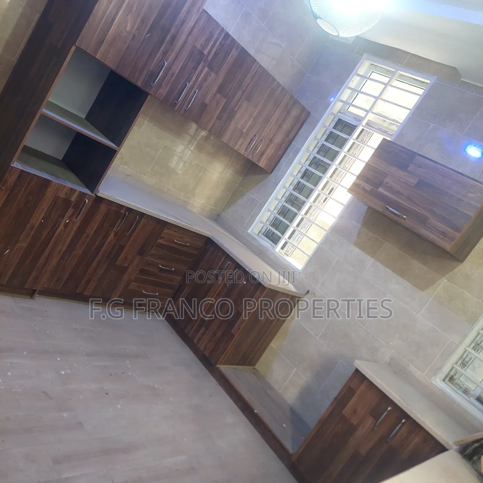 5bdrm House in Kg Franco Properties, Sakumono for sale in Sakumono