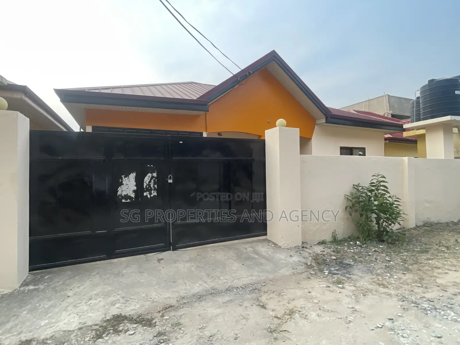 3bdrm House in Lashibi, Sakumono for rent in Sakumono
