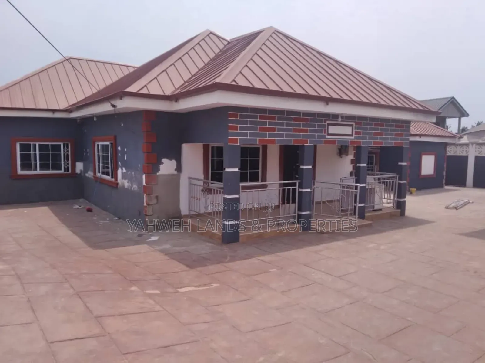 5bdrm House in Teshie Nungua Estate for sale in Teshie-Nungua Estates