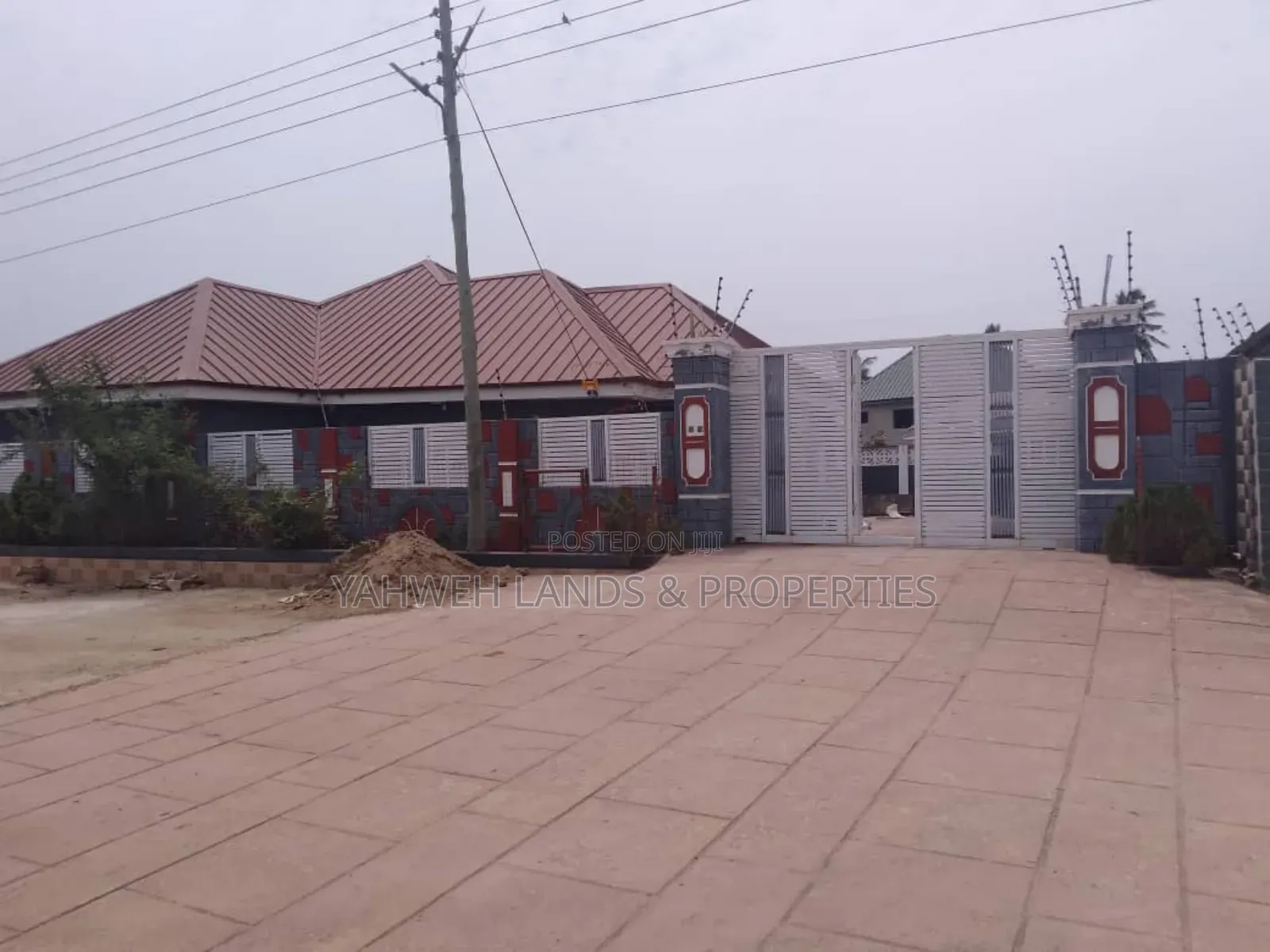 5bdrm House in Teshie Nungua Estate for sale in Teshie-Nungua Estates