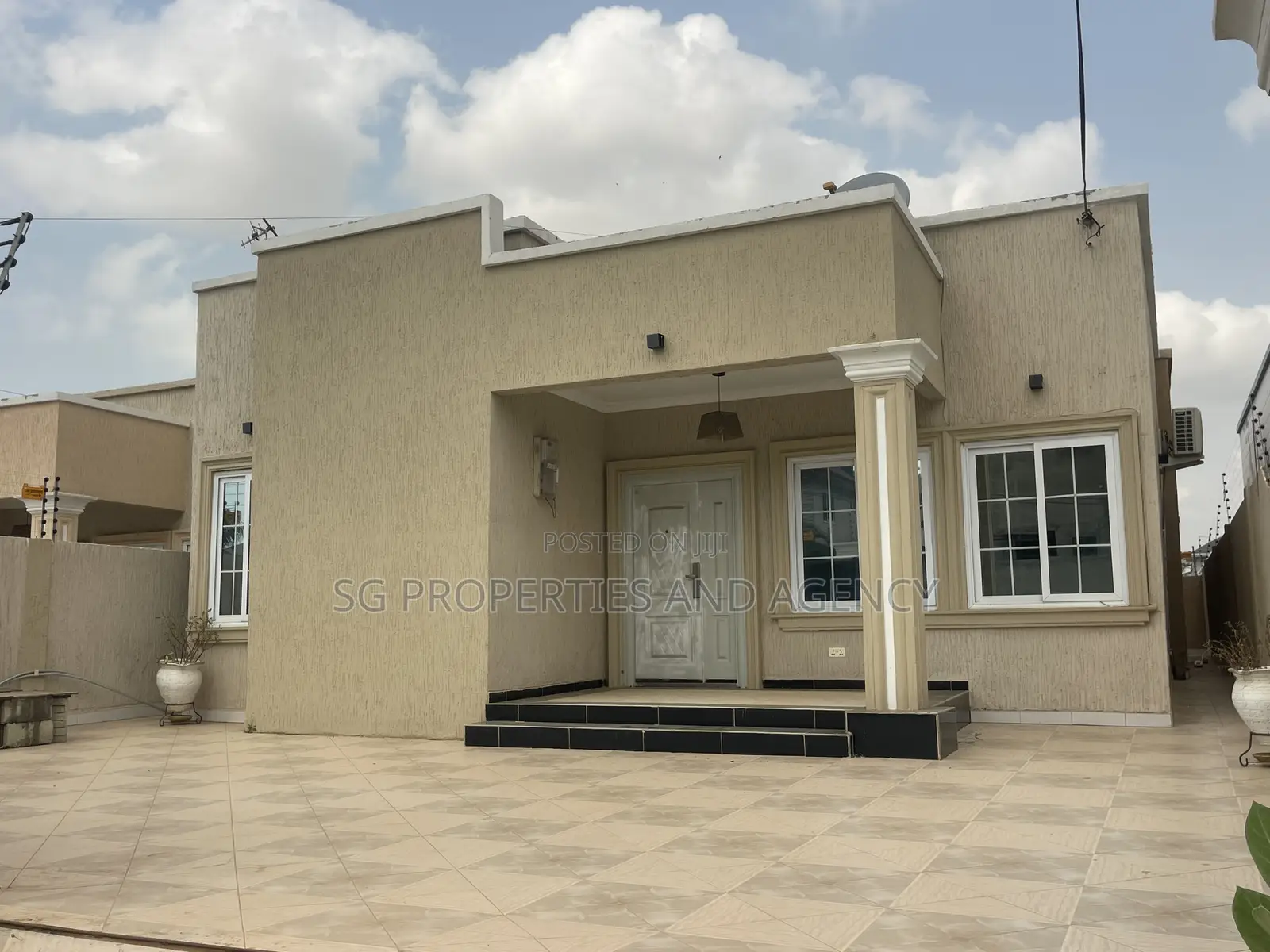 2bdrm House in Lashibi, Sakumono for rent in Sakumono