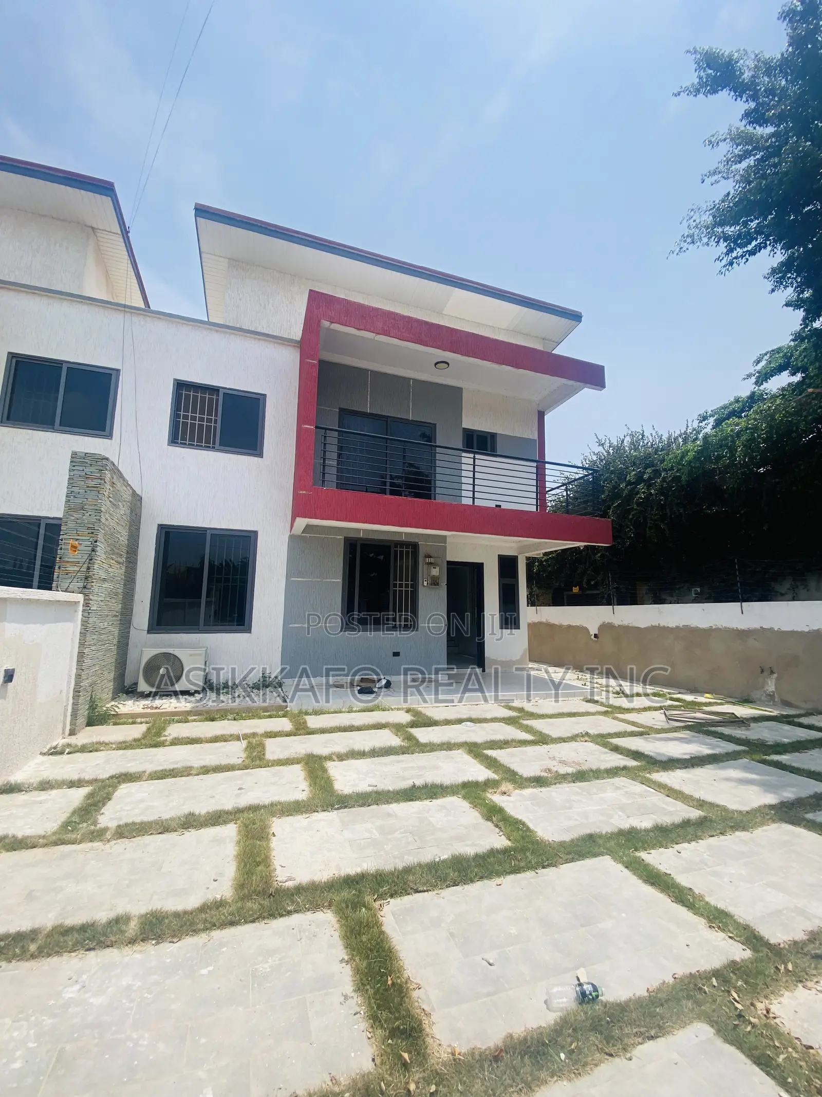 3bdrm Duplex in Hfc Estate, Spintex for rent in Spintex