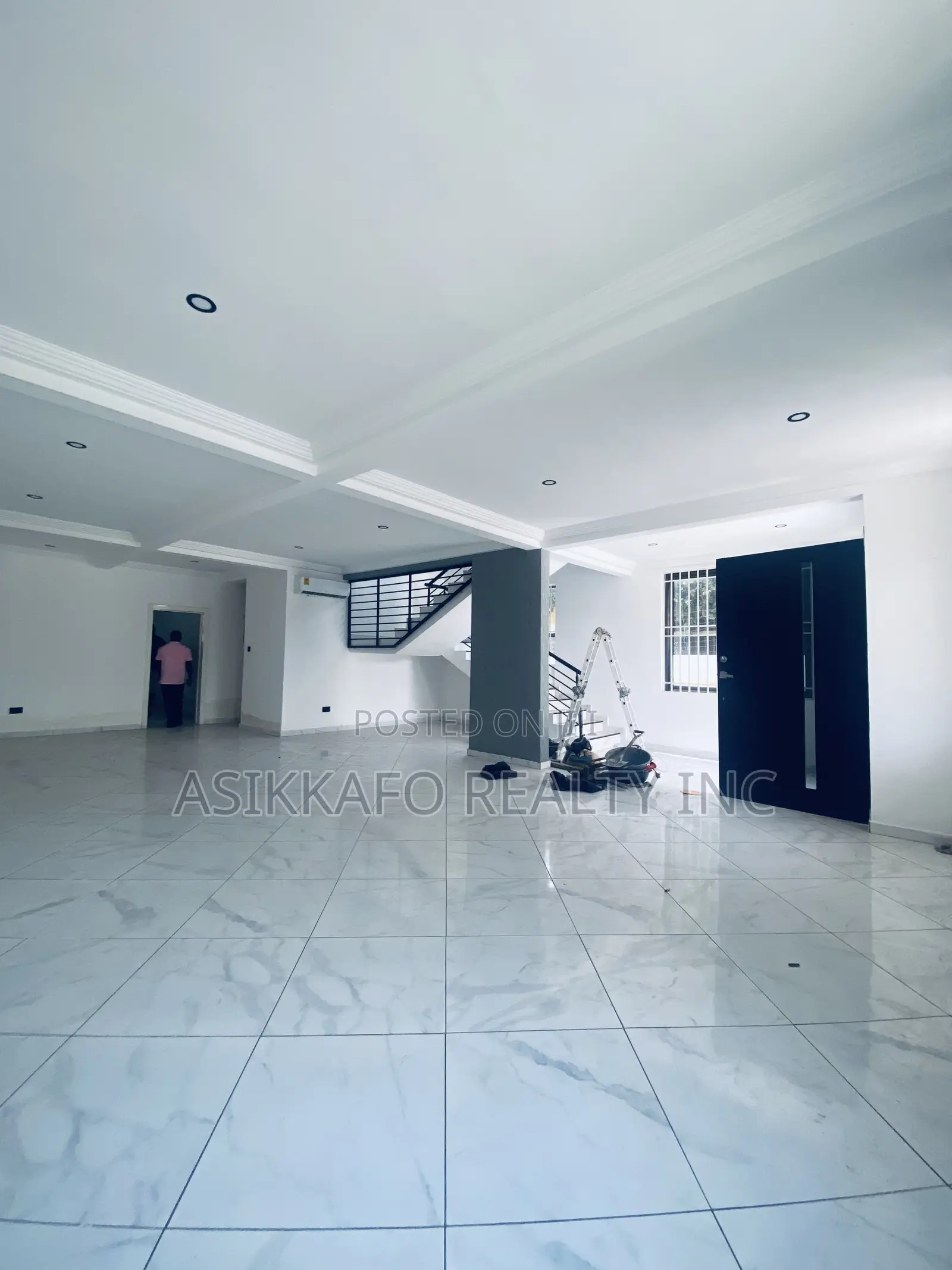 3bdrm Duplex in Hfc Estate, Spintex for rent in Spintex