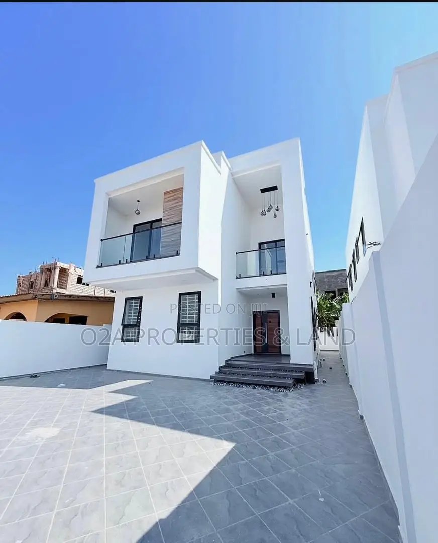 4bdrm House in Sakumono for sale in Sakumono
