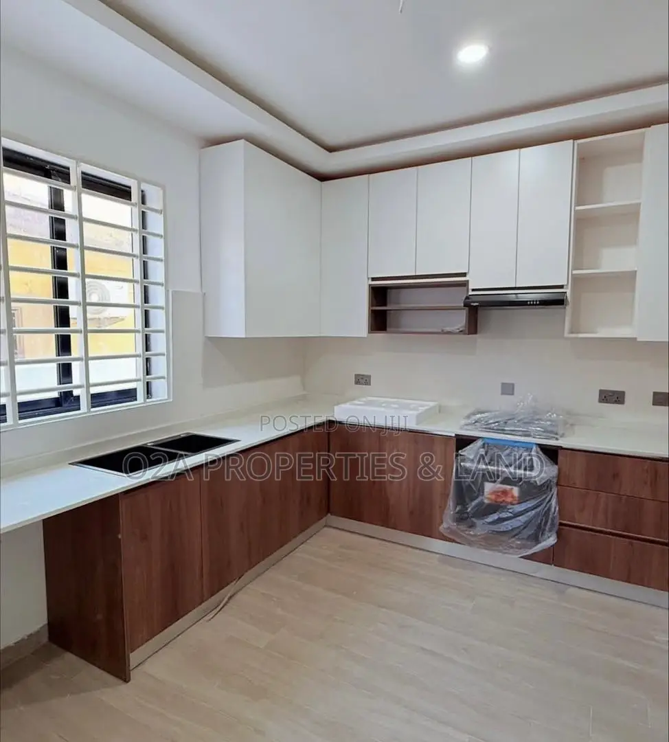 4bdrm House in Sakumono for sale in Sakumono