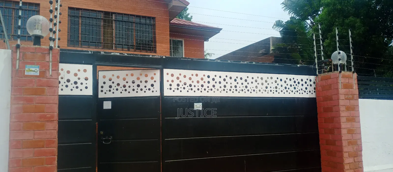 4bdrm Duplex in Cfc Estate for rent in CFC Estates