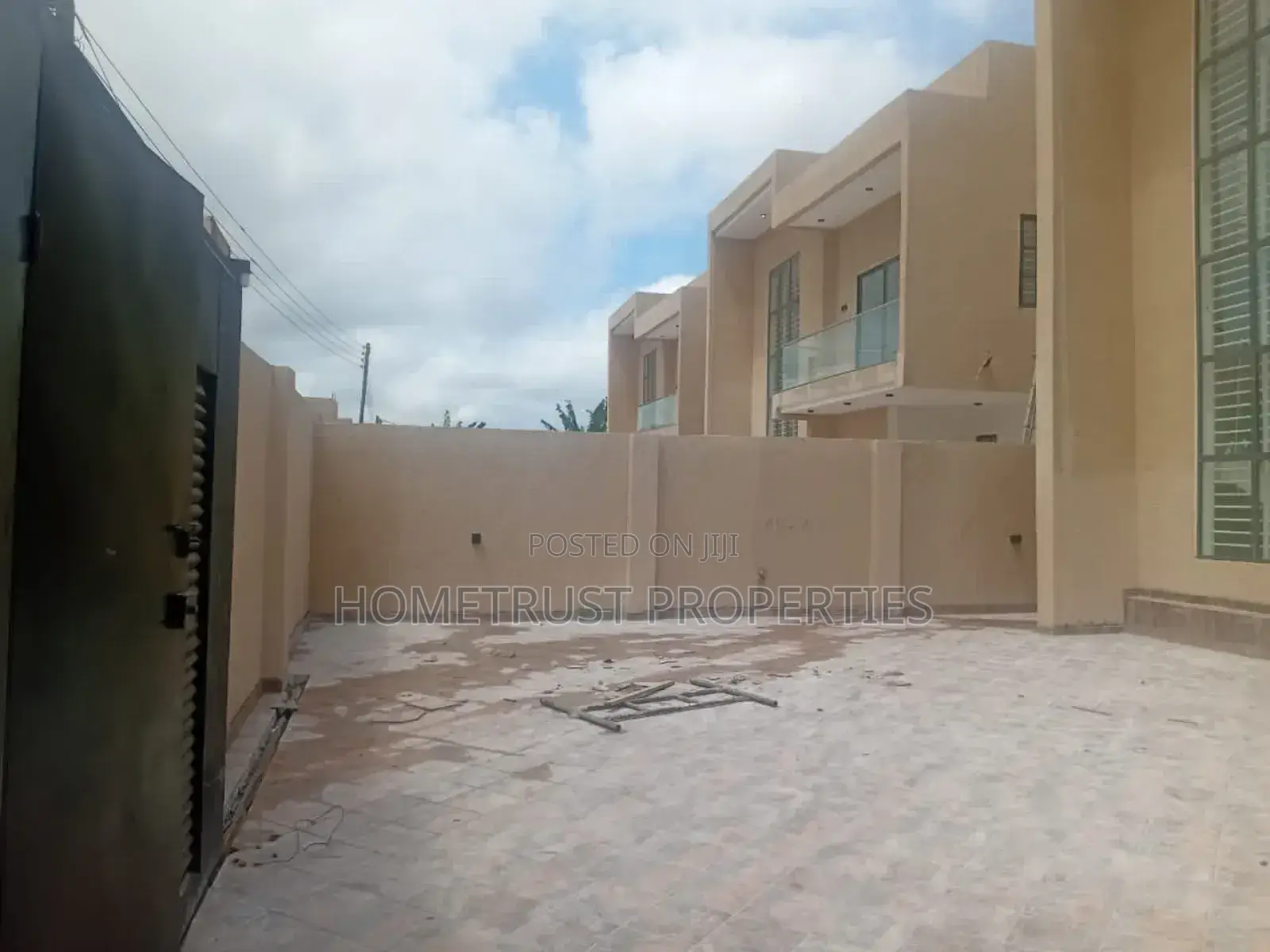 5bdrm Duplex in Ashongman Estate, Kwabenya for sale in Kwabenya
