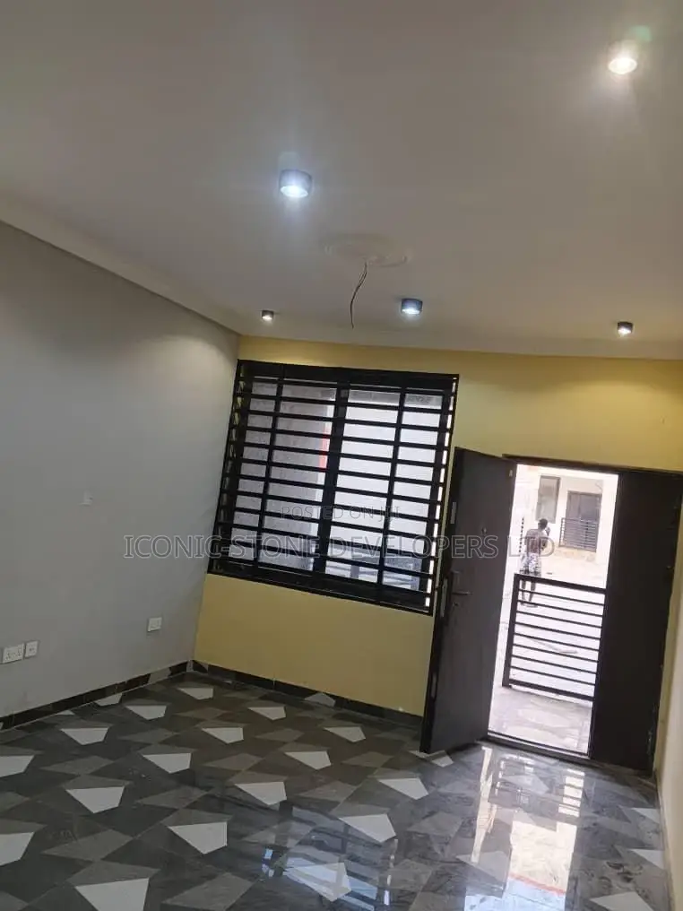 1bdrm Apartment in Adenta, Frafraha for rent in Frafraha
