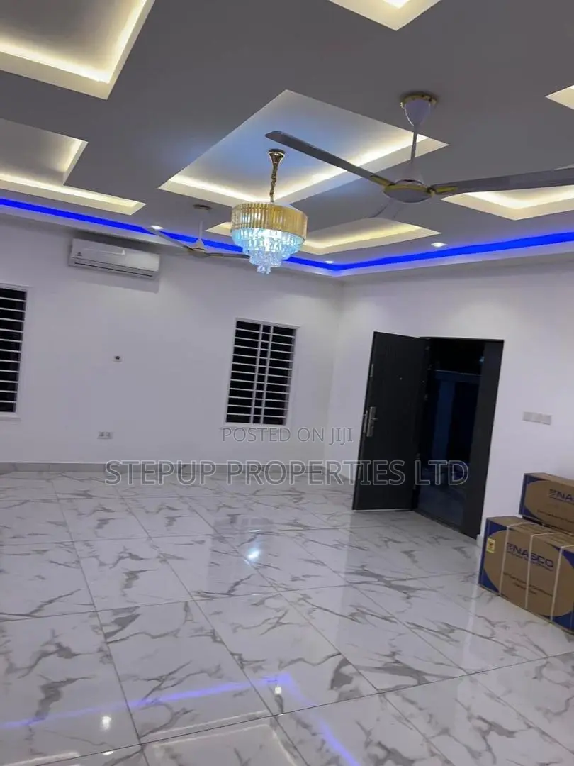5bdrm House in Achimota for sale in Achimota