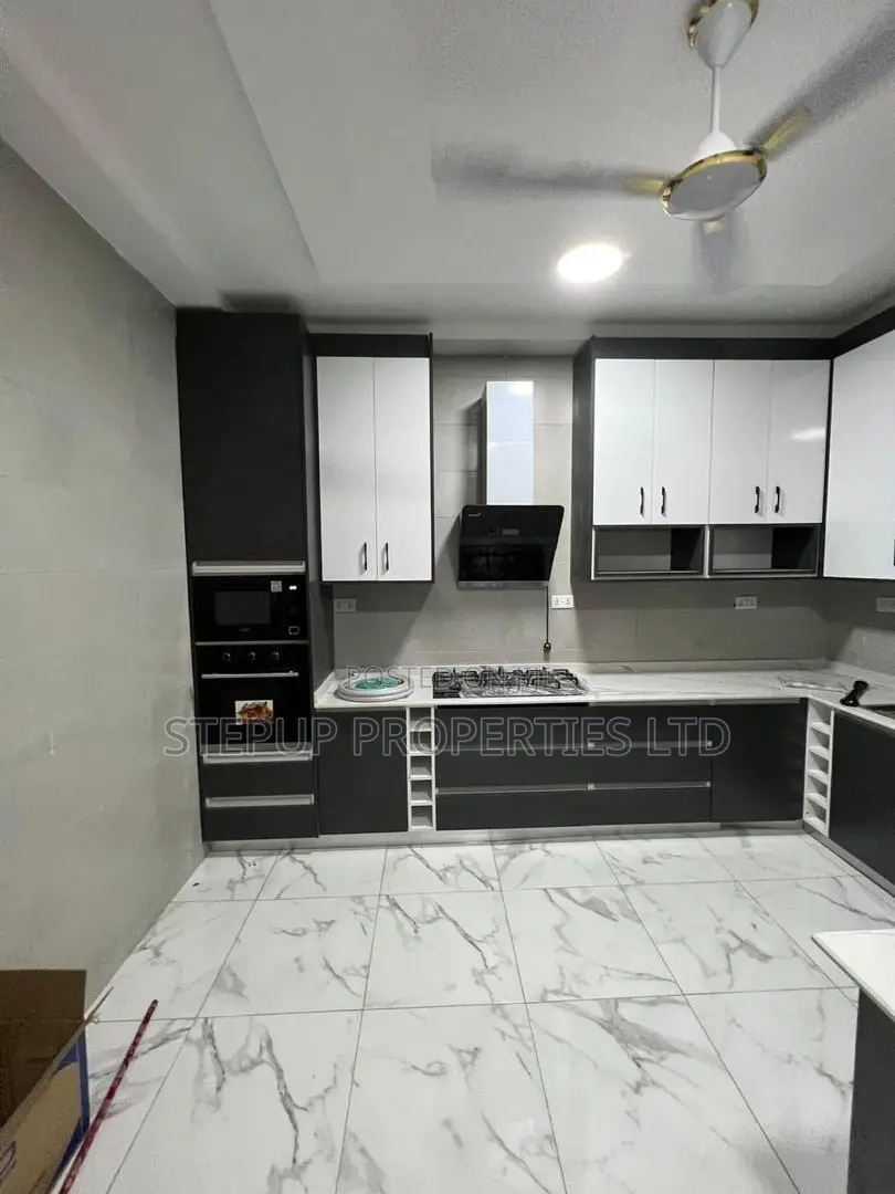 5bdrm House in Achimota for sale in Achimota