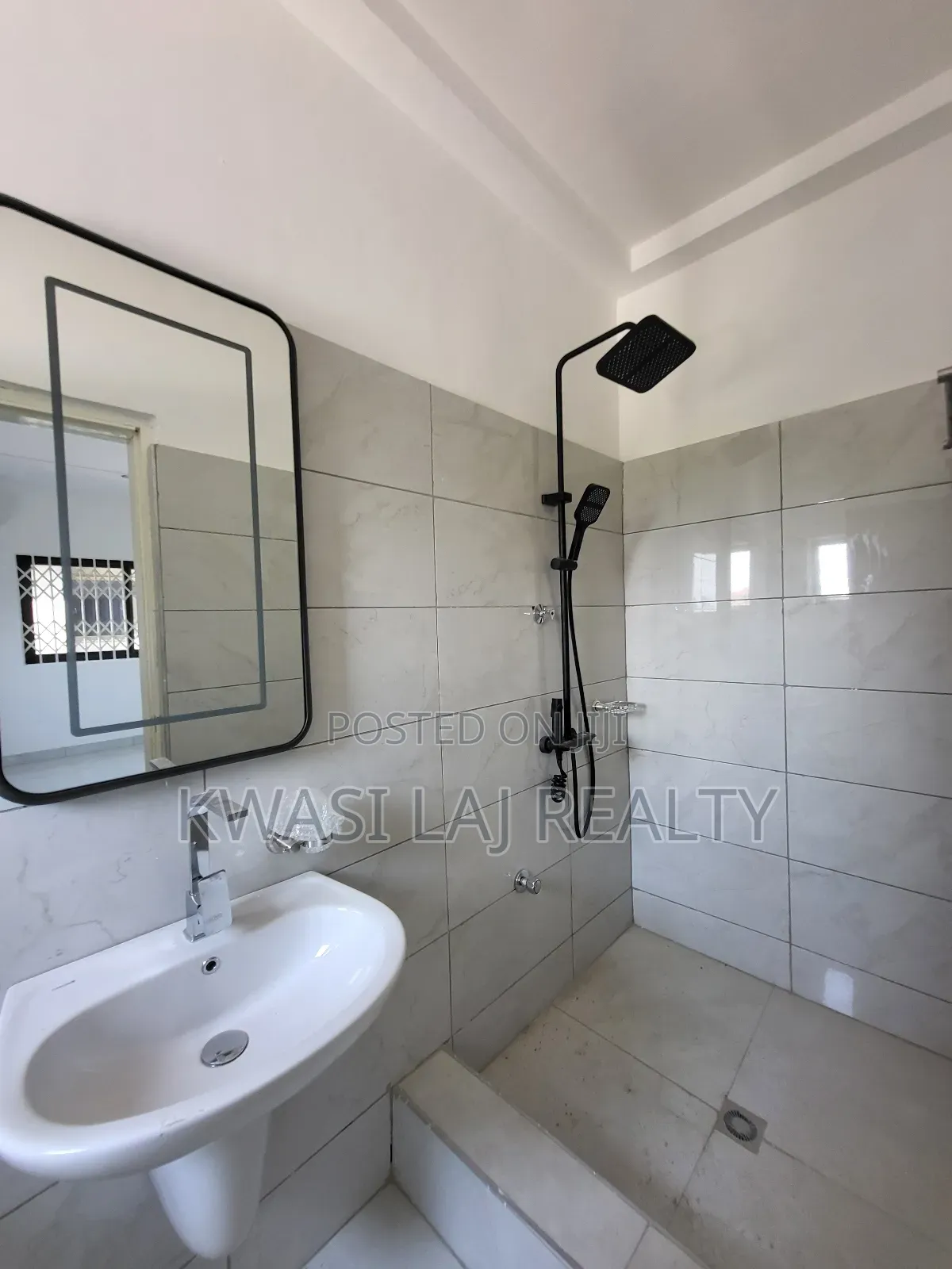 4bdrm House in Oyarifa for sale in Oyarifa