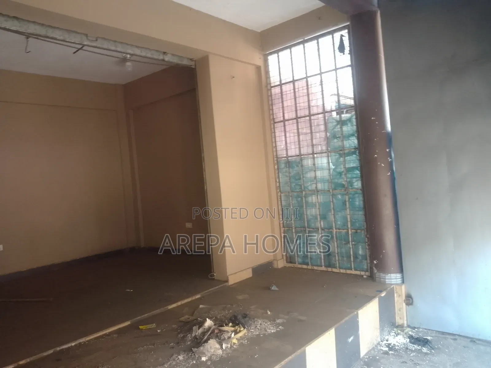 Prime Area Shop for Rent in Madina Market in Madina