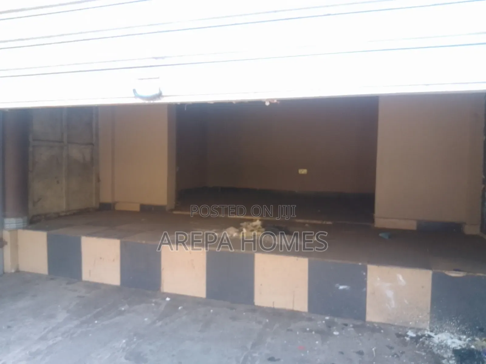 Prime Area Shop for Rent in Madina Market in Madina