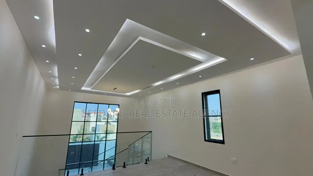 4bdrm Duplex in East Legon for sale in East Legon