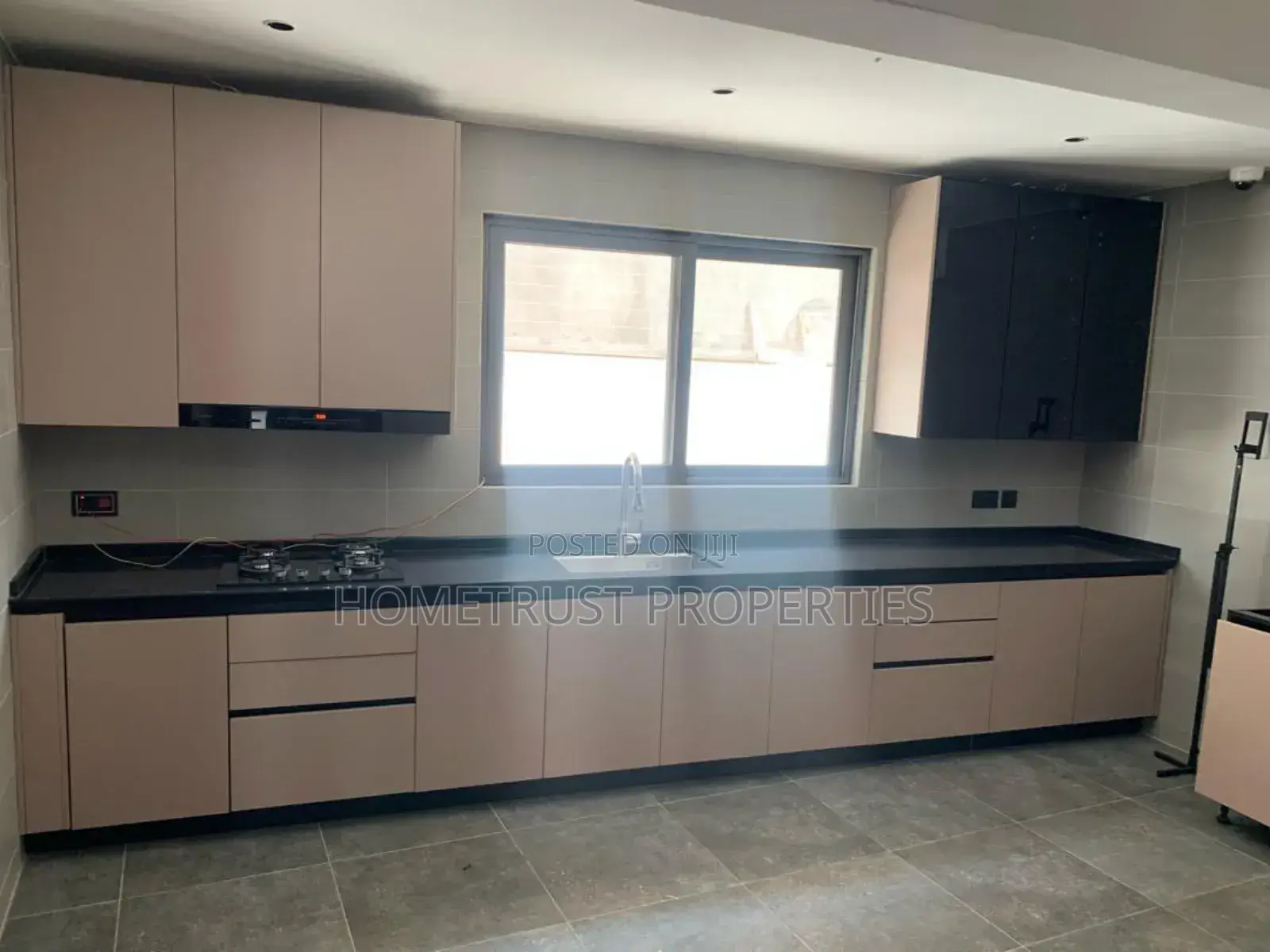5bdrm House in East Legon, American House for sale in American House