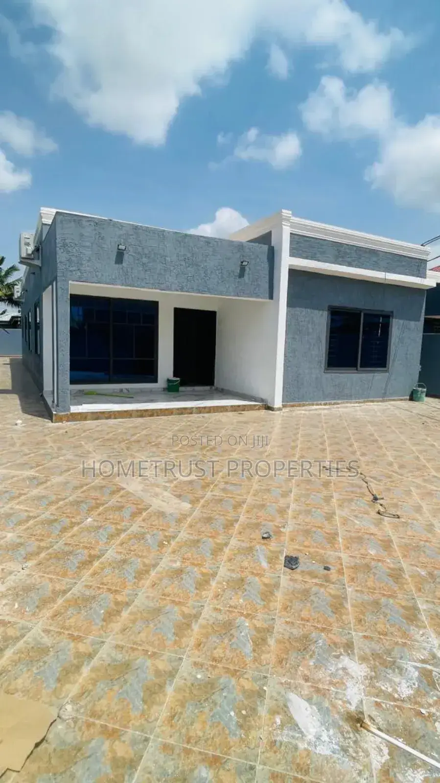 3bdrm Duplex in Ablekuma Amomorle, Pentecost for sale in Pentecost