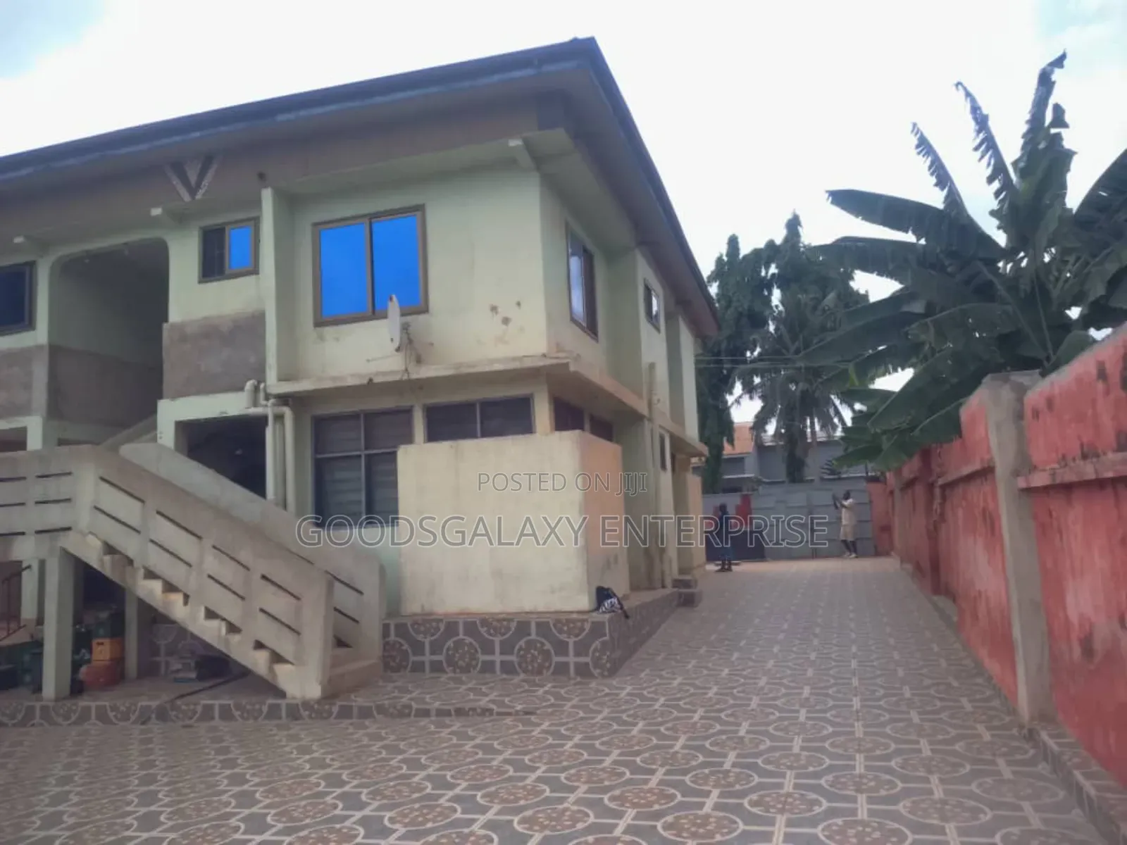 8bdrm House in Kumasi Metropolitan for sale in Kumasi Metropolitan