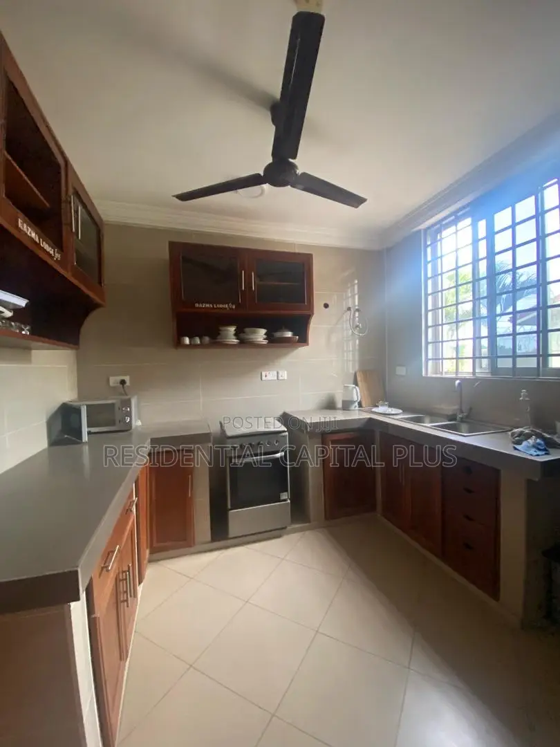 Furnished 7bdrm Duplex in Spintex for rent in Spintex
