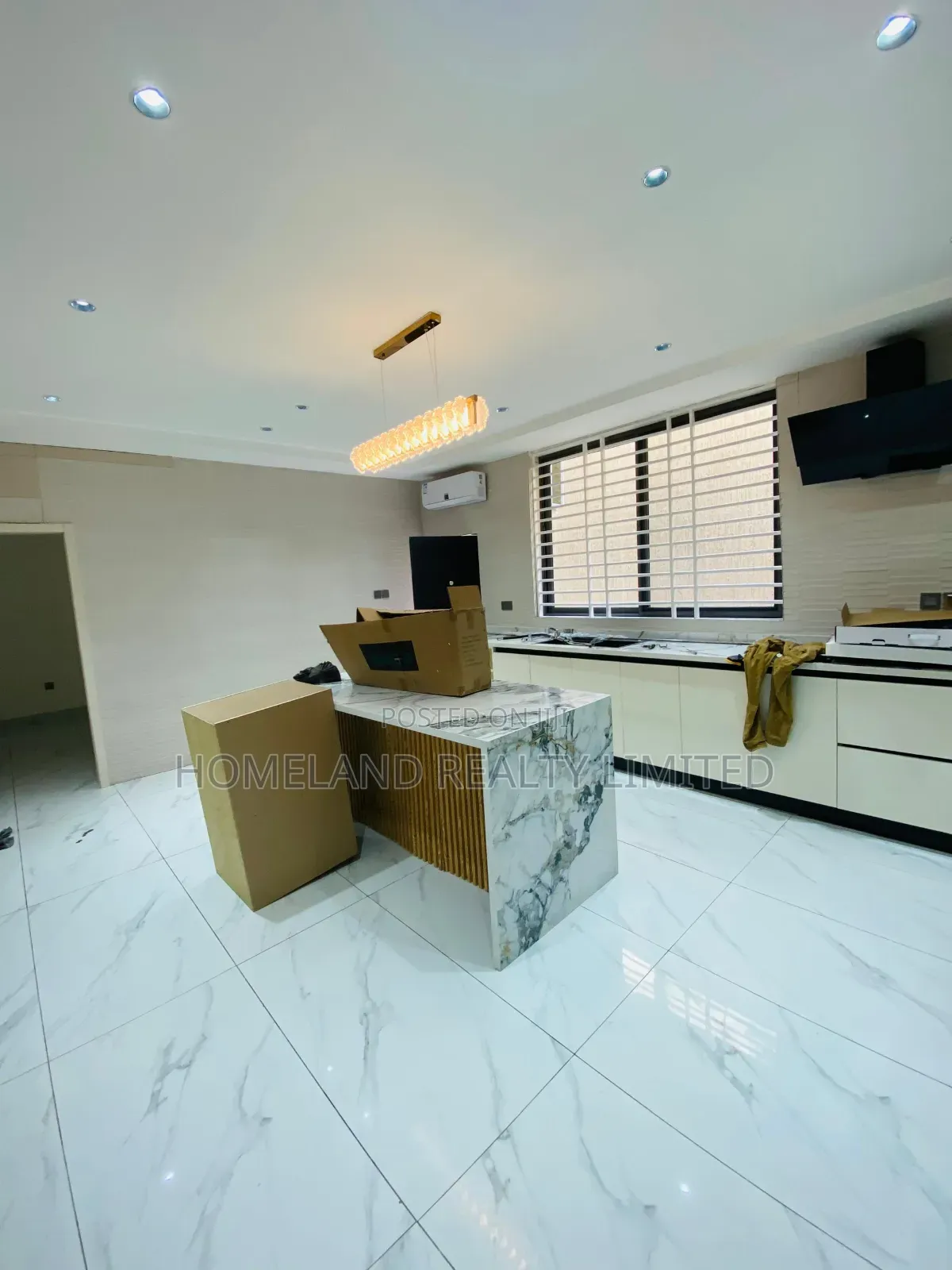 5bdrm Duplex in Ogbojo, Accra Metropolitan for sale in Accra Metropolitan